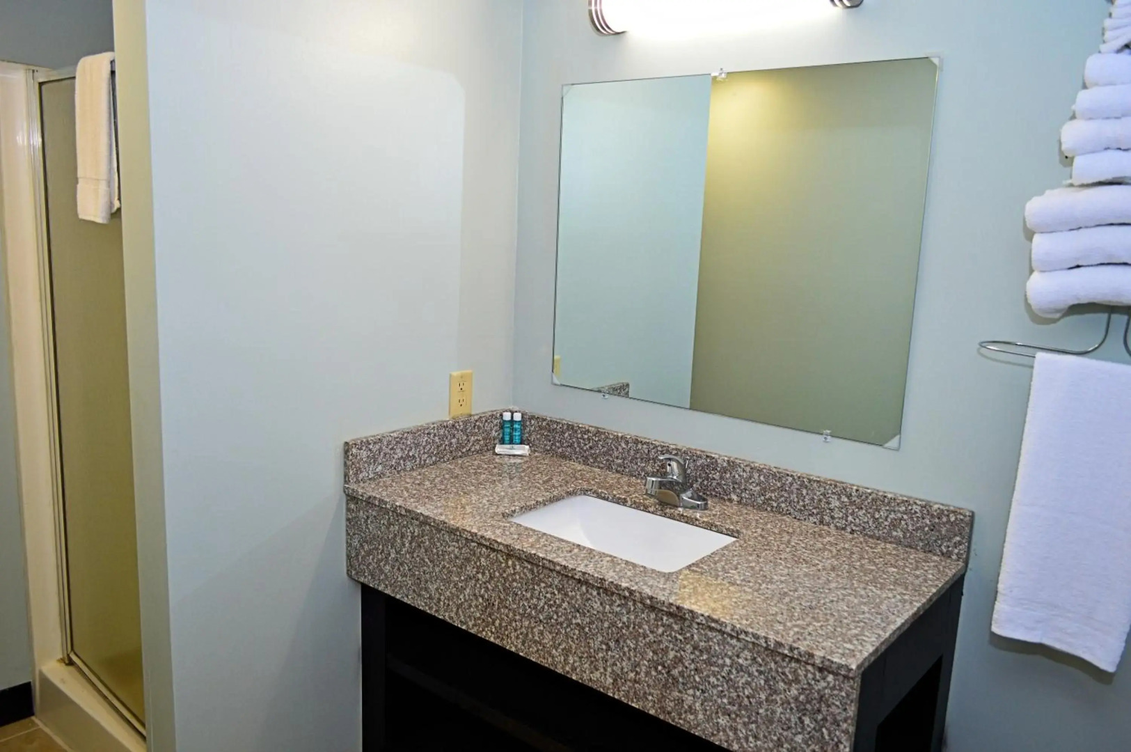 Motel 6 Shartlesville, PA