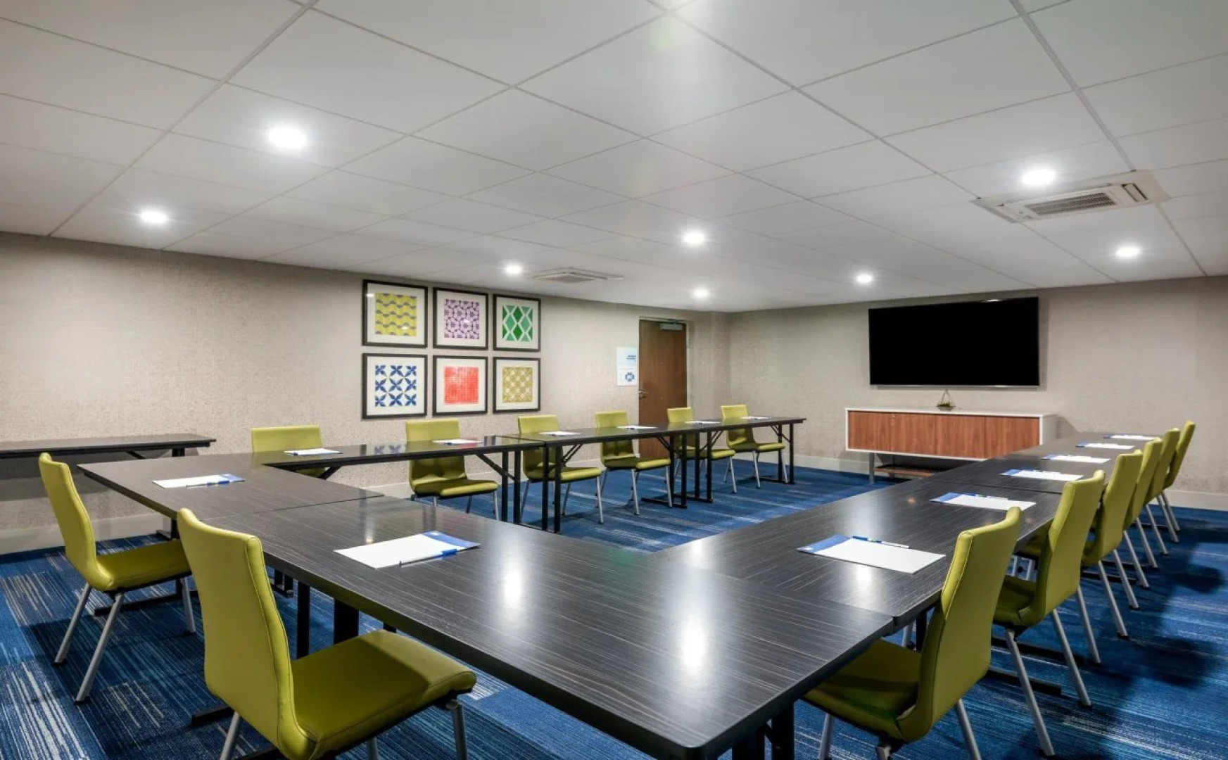 Holiday Inn Express & Suites Santa Ana - Orange County by IHG