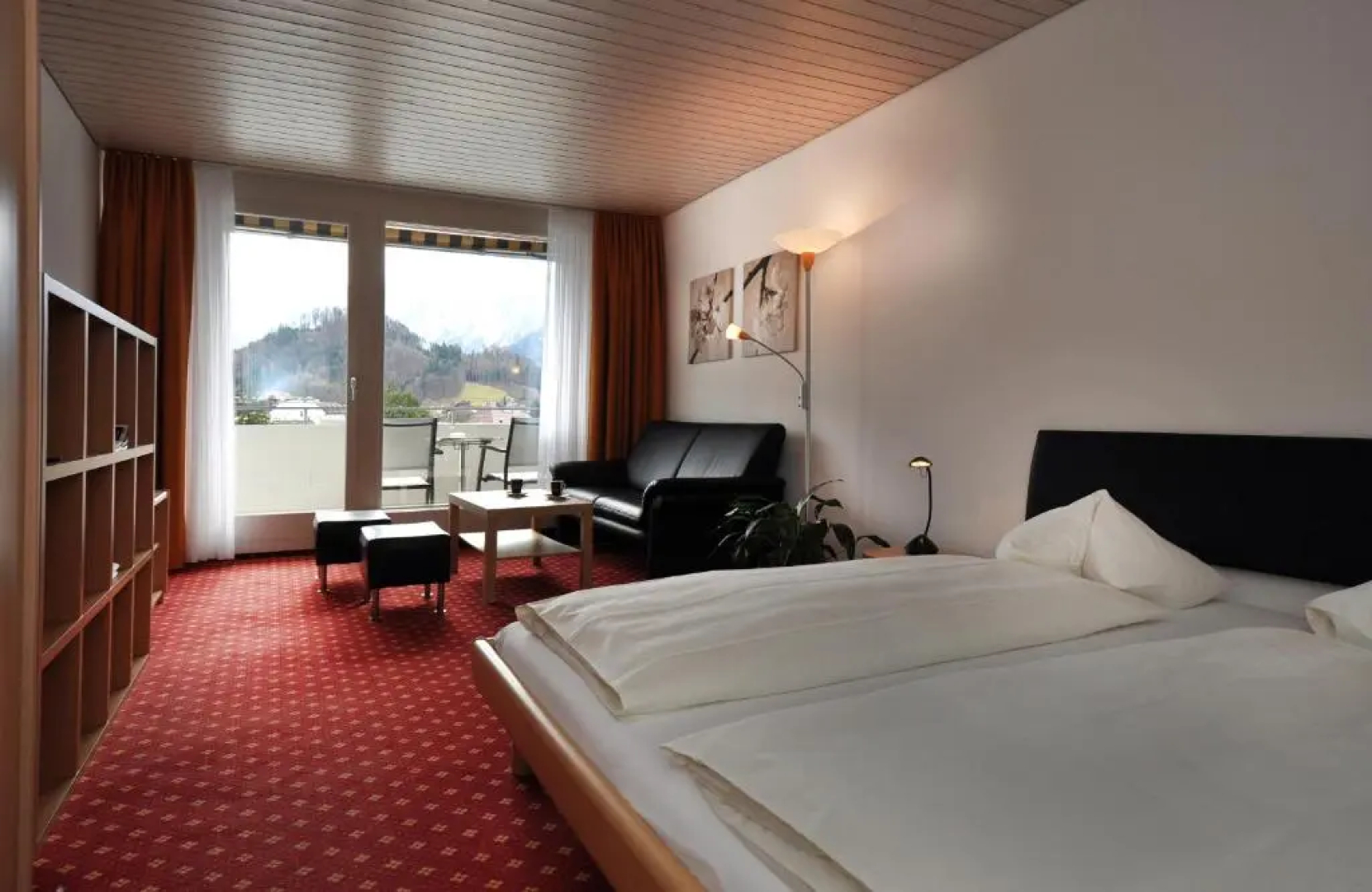 HOP Apartments & Suites