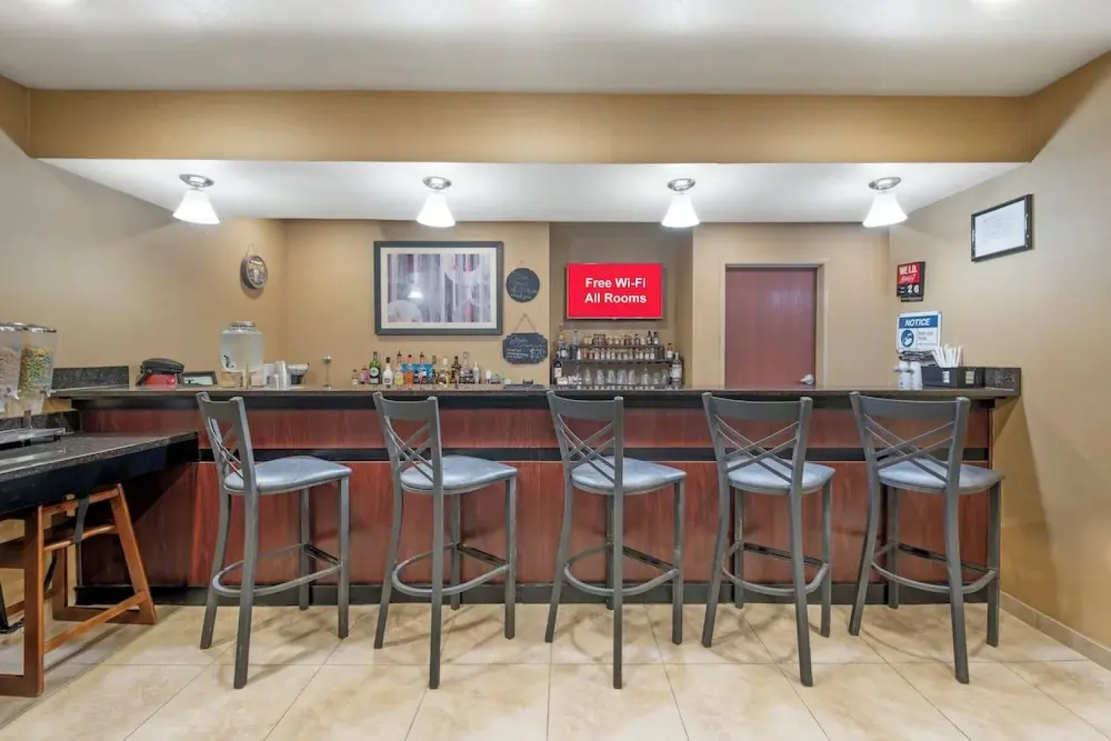 Red Roof Inn Charlestown