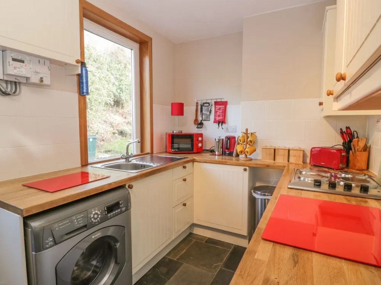 Crinan Canal Cottage No8, Kilmartin