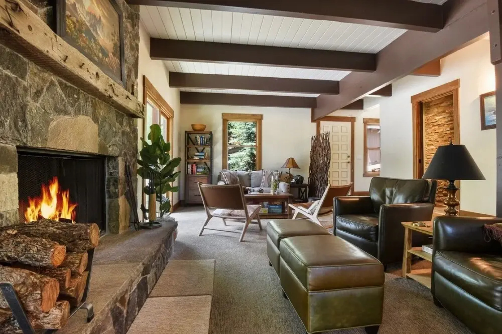 Canterbury Luxury Chalet - Hot Tub, Backs To Forest 3 Bedroom Home by Redawning