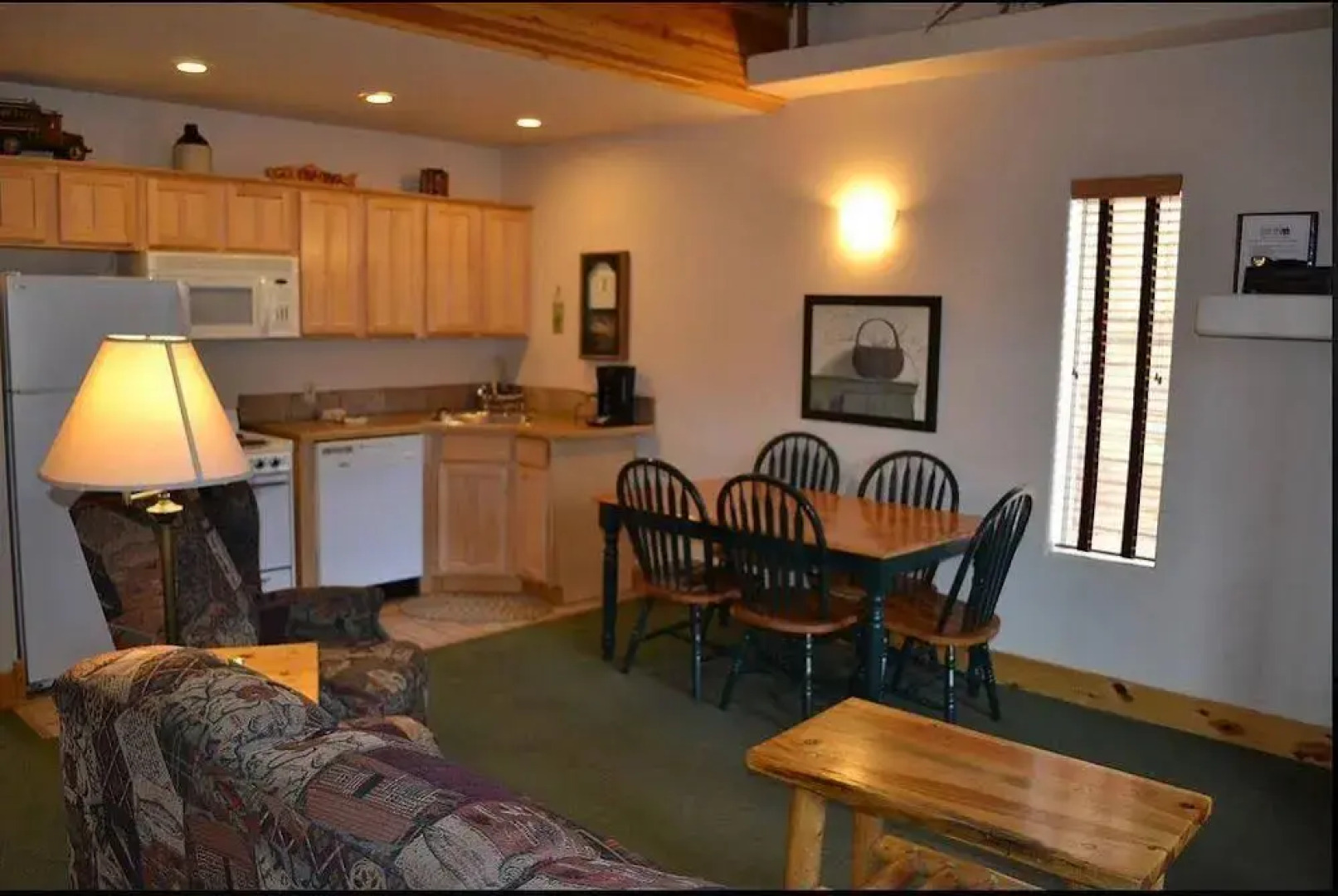 Eagle Fire Lodge & Cabins