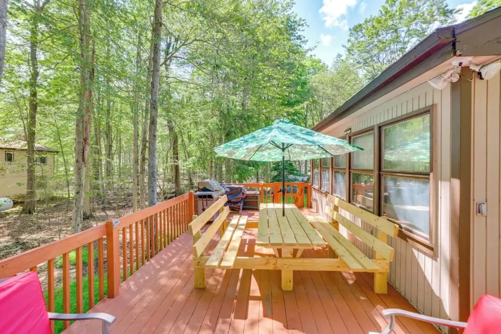 Tobyhanna Retreat w/ Deck, Pool + Lake Access!