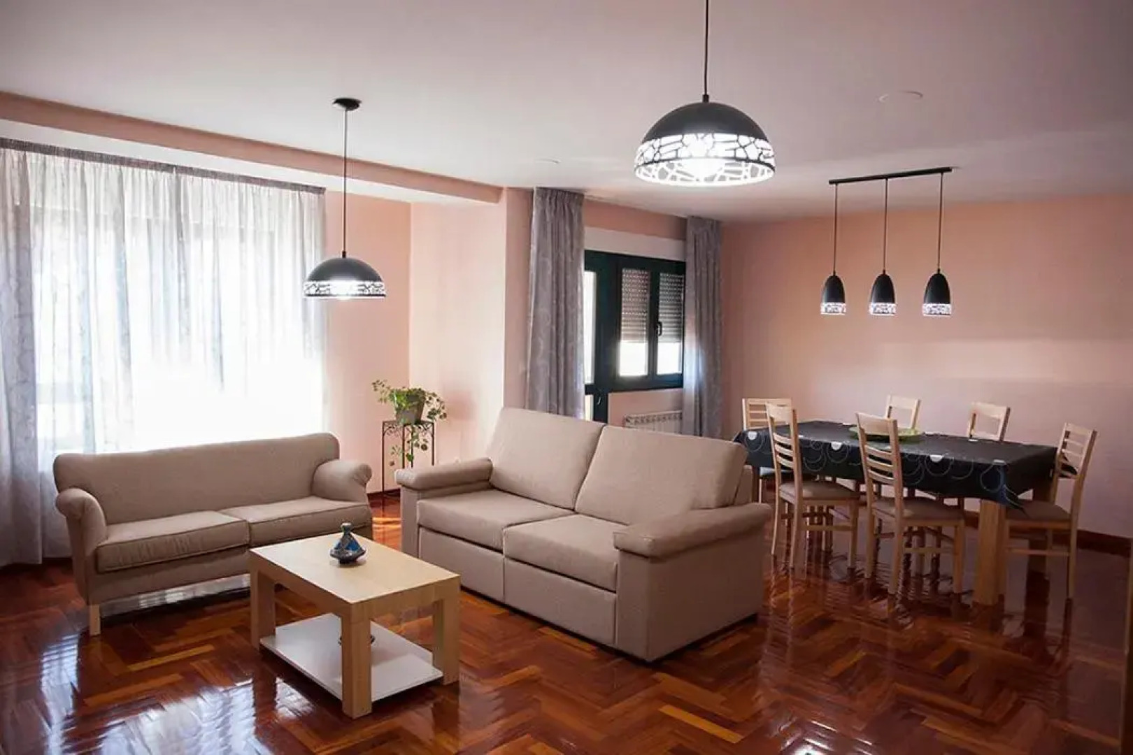 Laros Pios Alojamiento 1