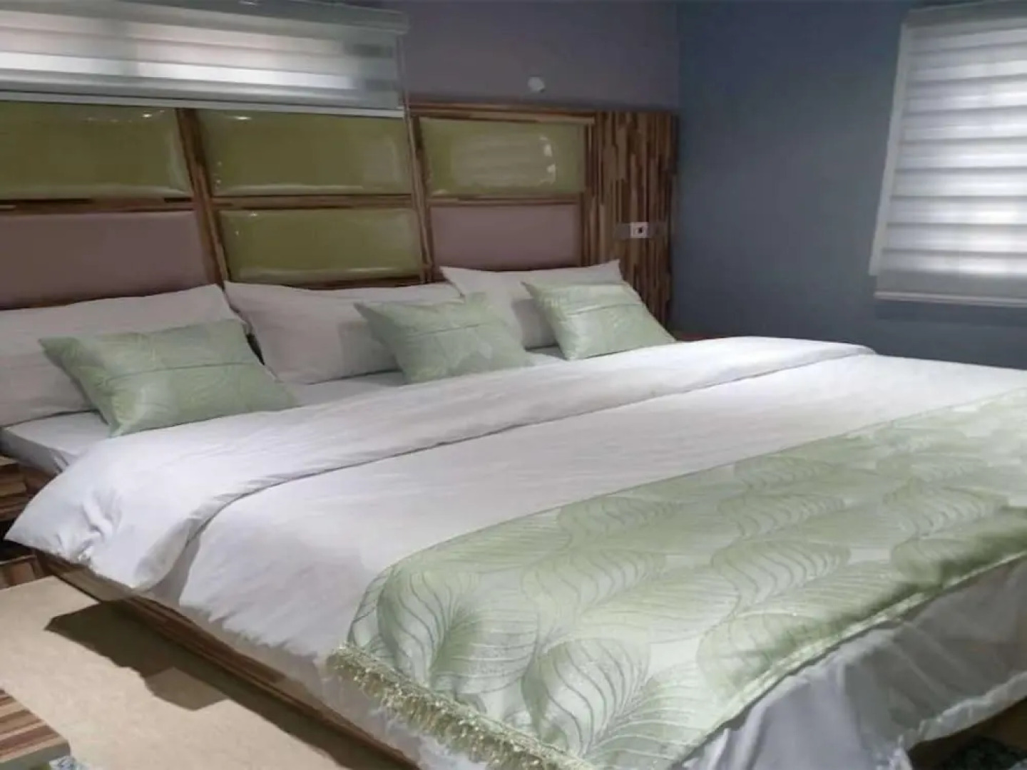 Royal Park Hotel and Suites