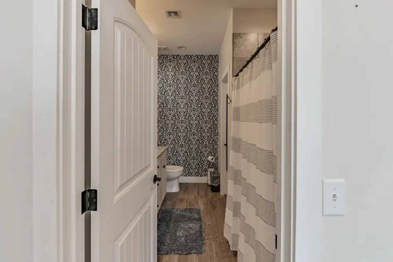 Place In The Pines 3 Bedroom Cabin by Redawning