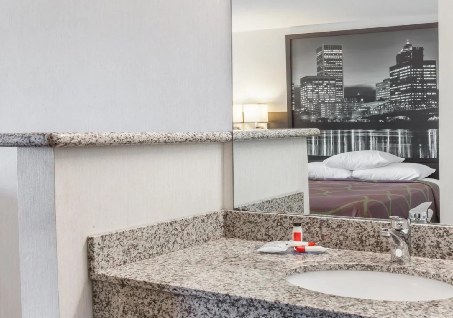 Super 8 By Wyndham Gresham Portland Area OR