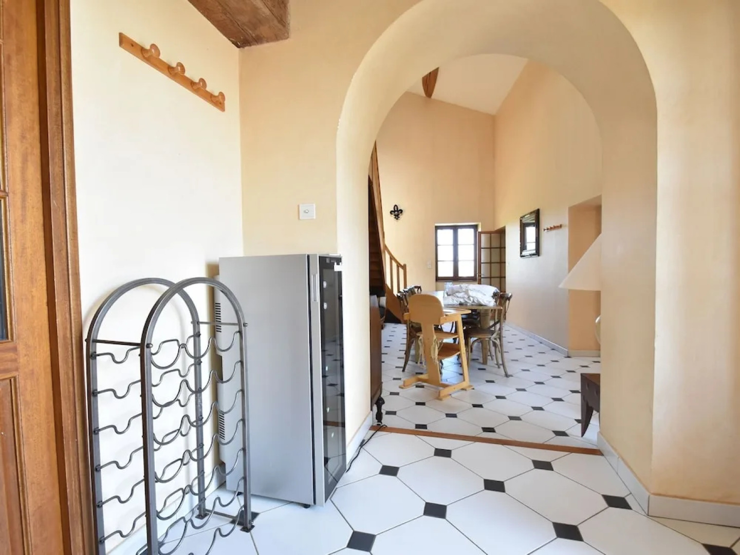 Vintage Farmhouse in Vinzelles with Pool