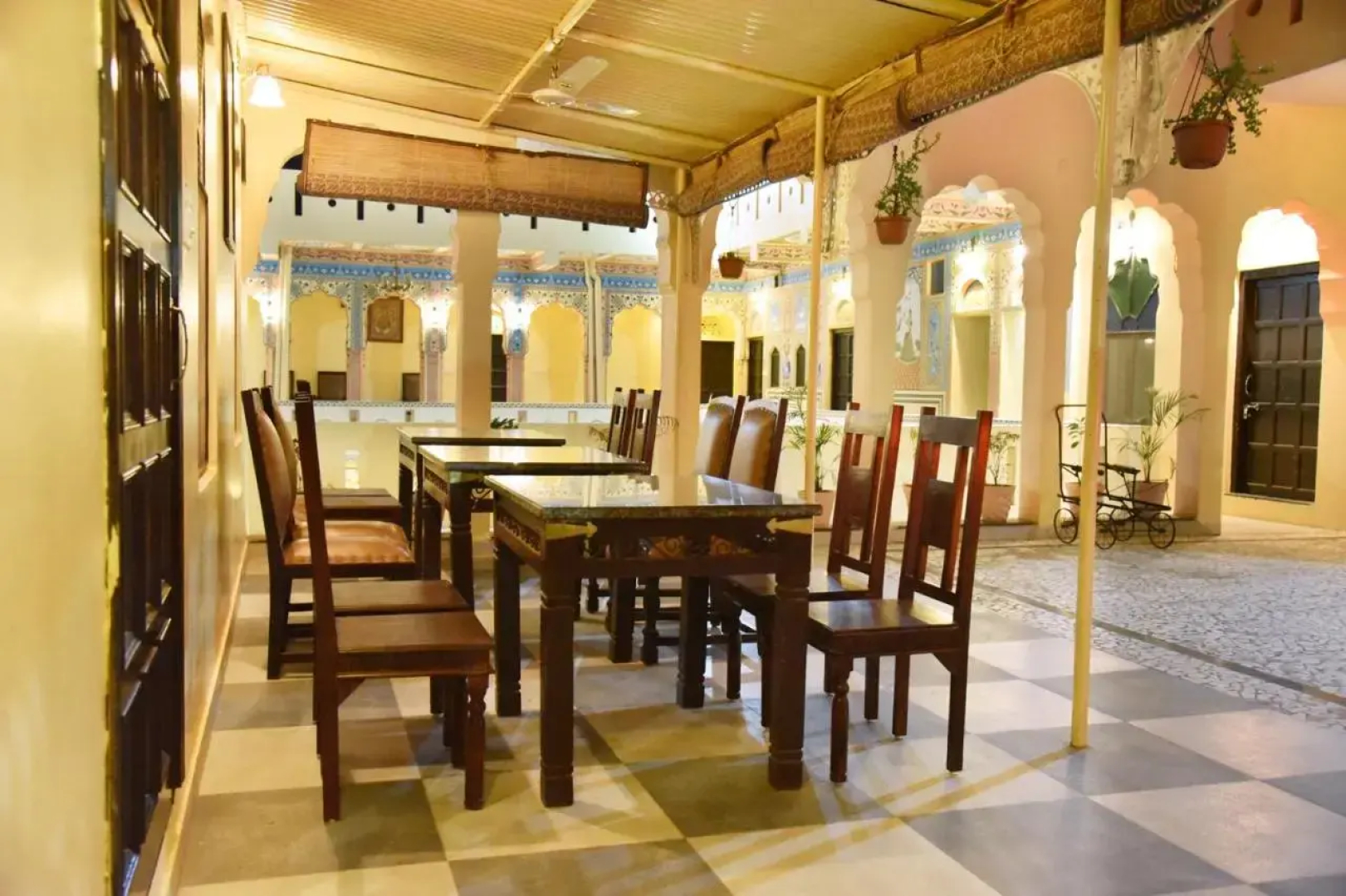 Hotel Shahi Palace