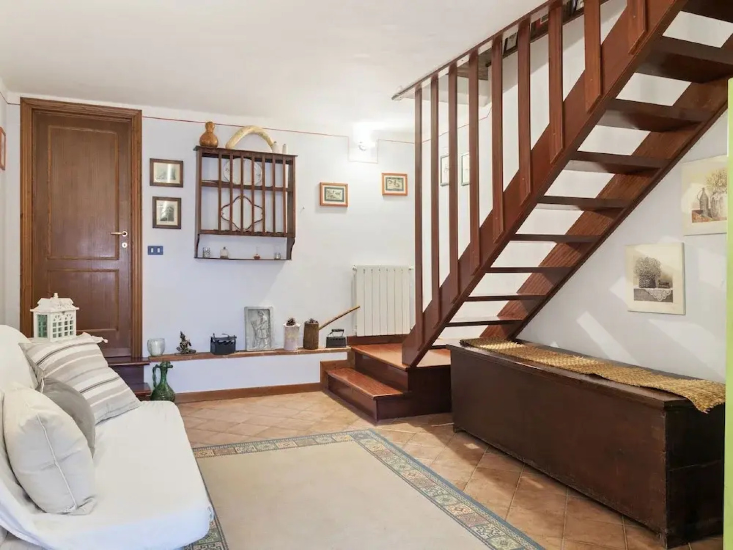 Vintage Holiday Home in Montemagno Camaiore With Sauna