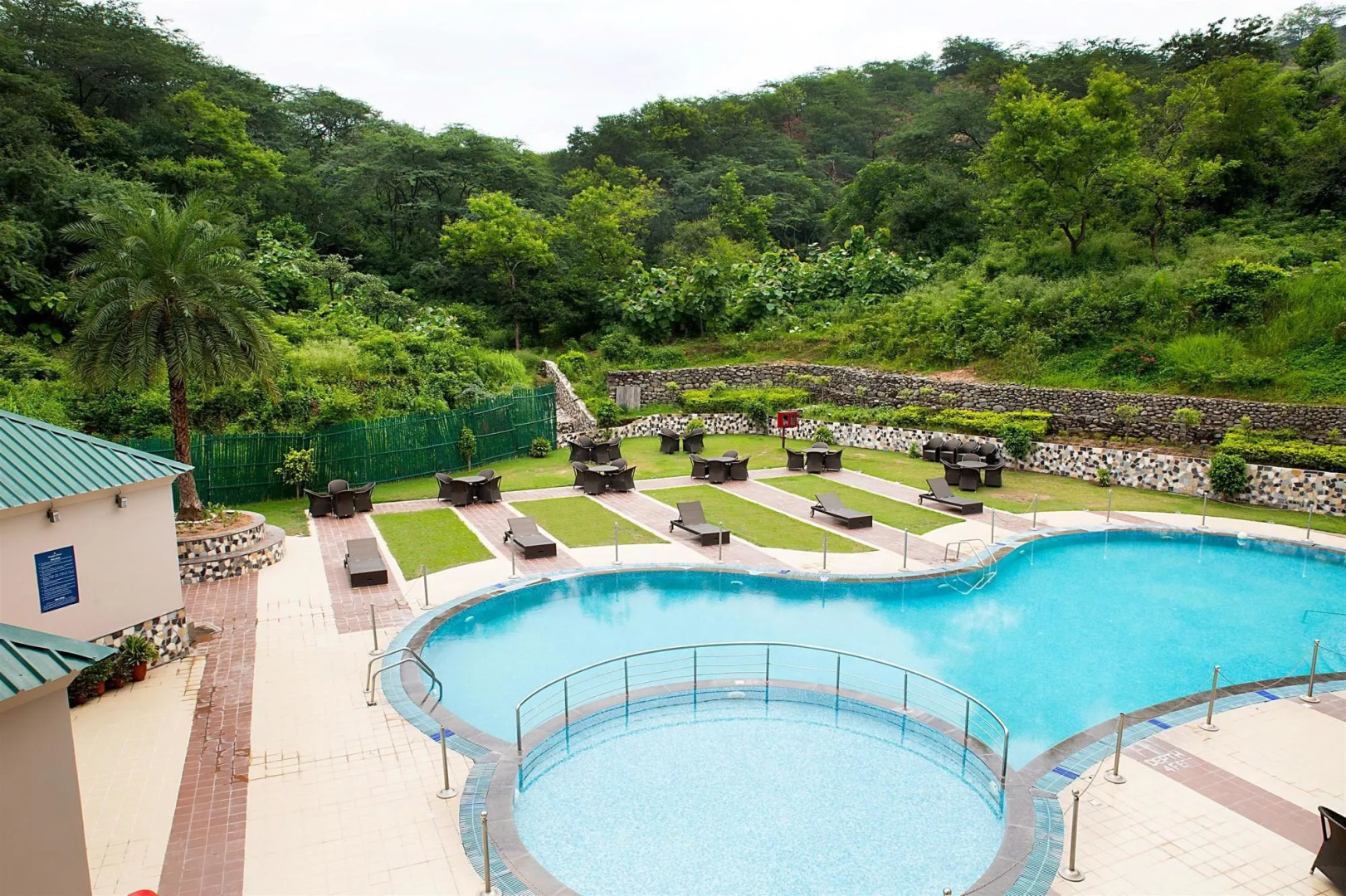 Golden Tulip Chandigarh, Panchkula