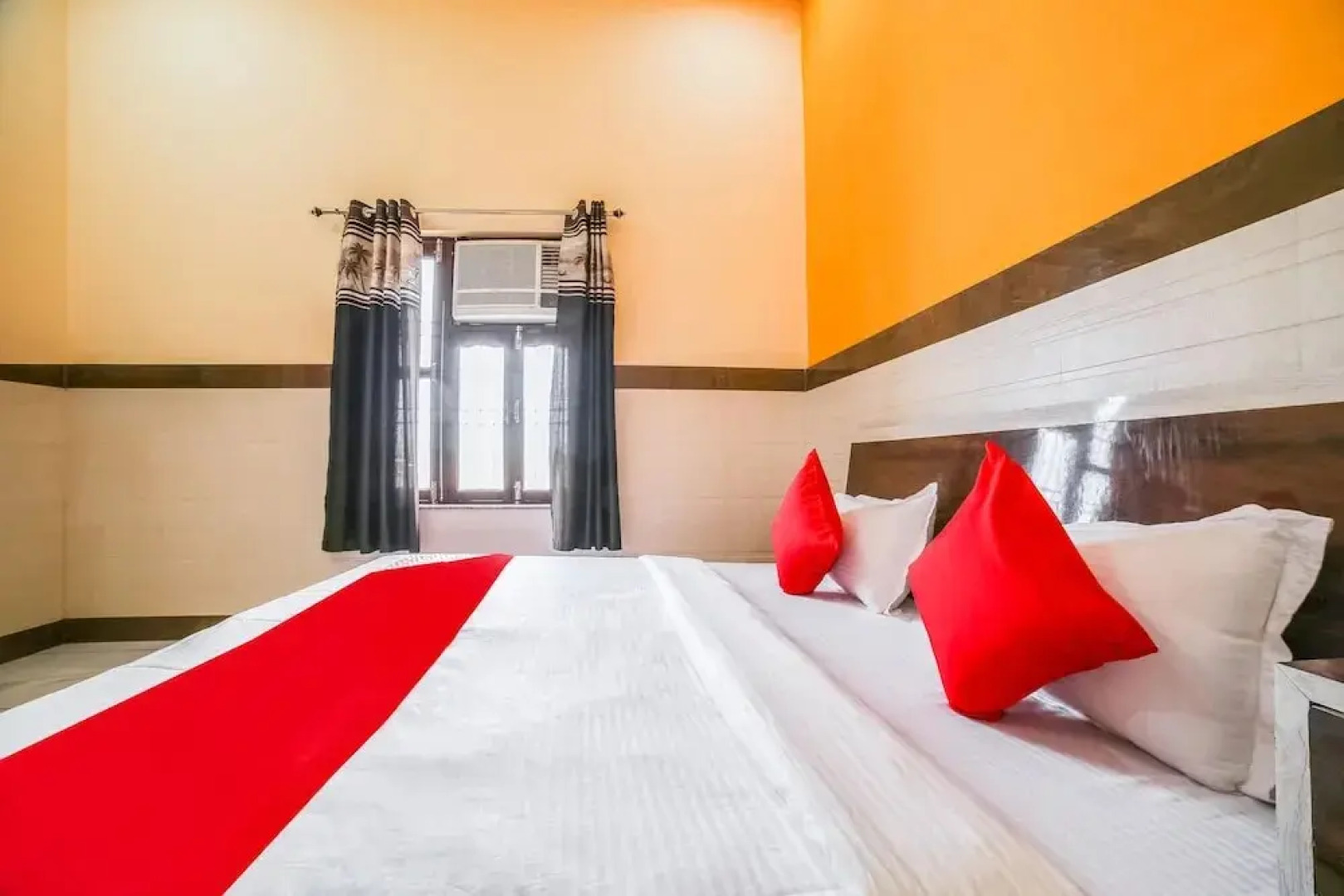 Muni ji Restaurant & Hotel by OYO Rooms