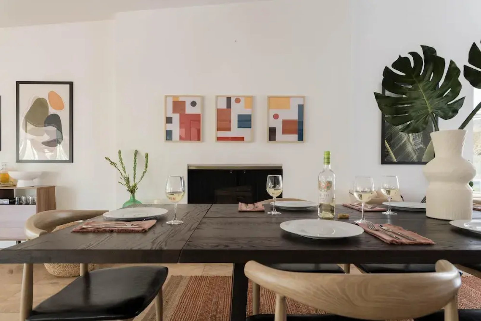 Caspian - Spacious Desert Oasis w Pool, Table Tennis, & Fire Pit