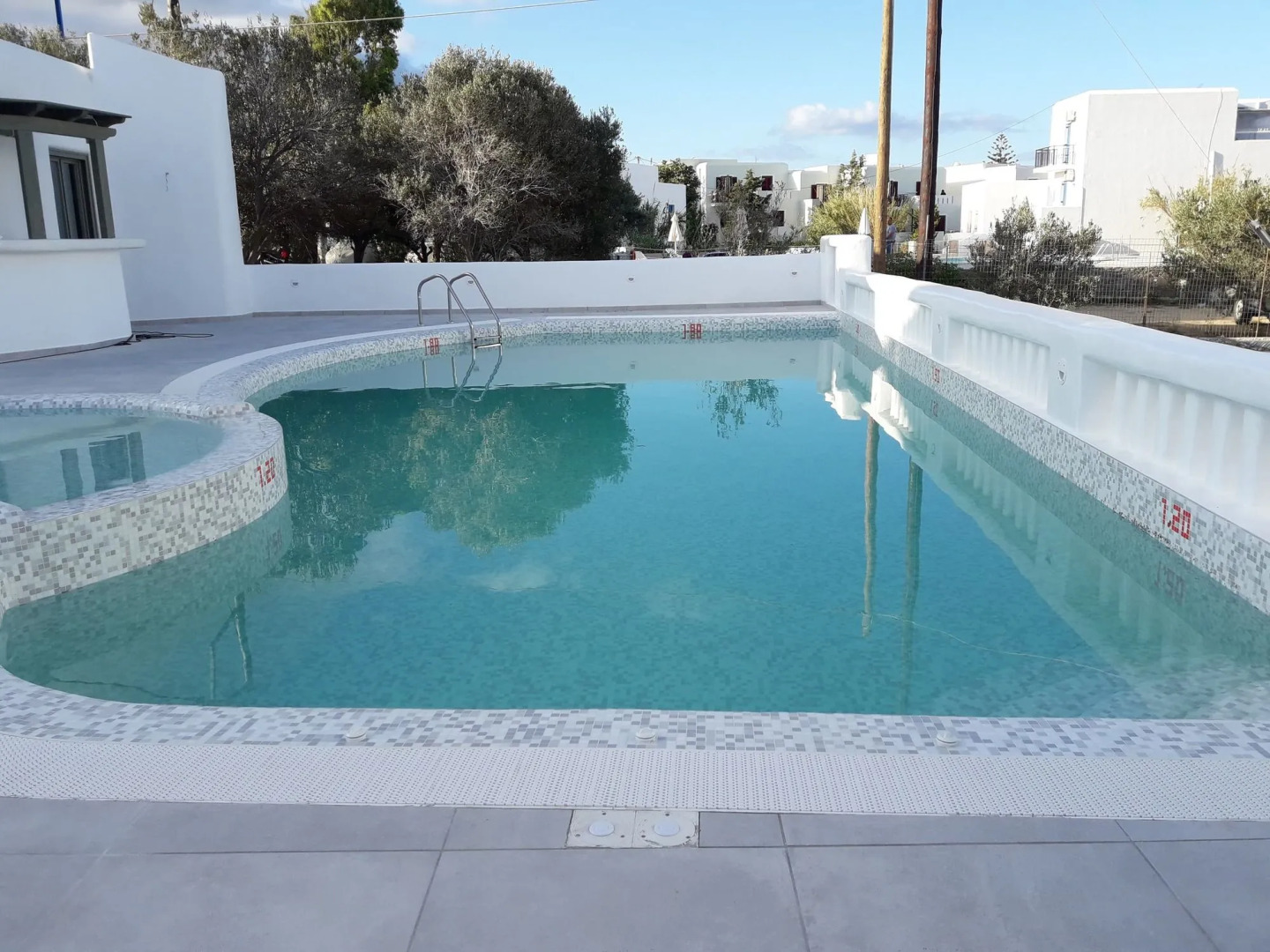 Melidron Hotel & Suites