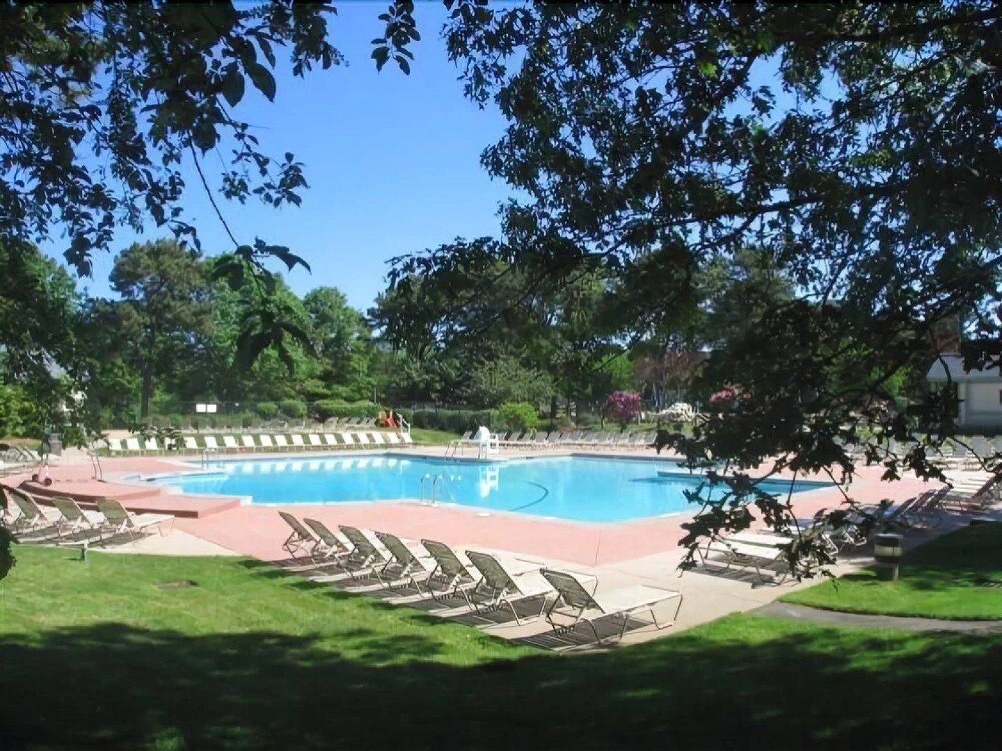 48 Middlecott - 2 Bedroom Condo