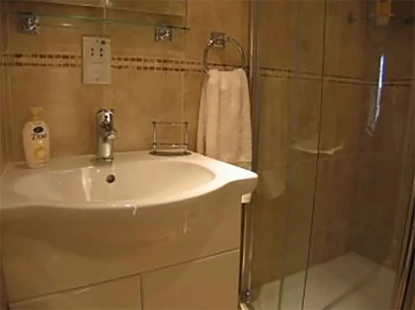 Quiet Woman House (отель для женщин)