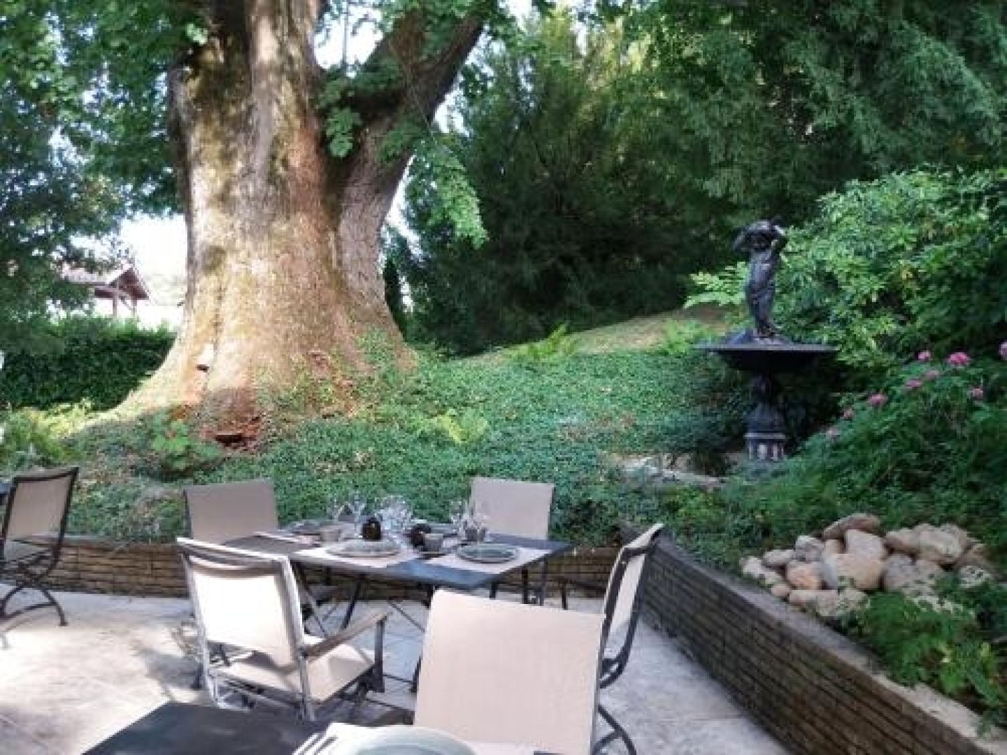 Hôtel Akena-Saint Laurent De Mure