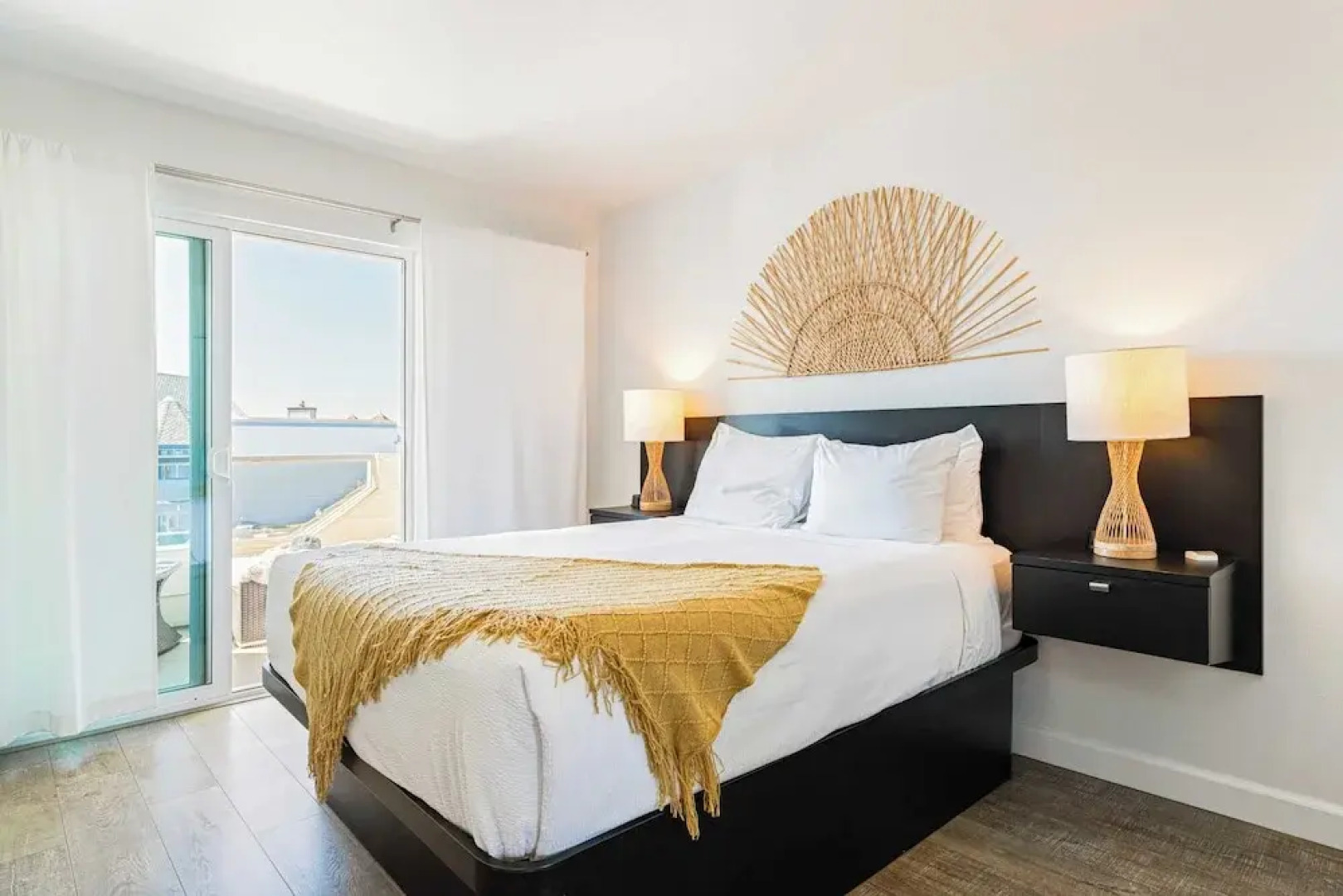 2 Cayucan Bungalows Steps to Beach + Shared Lounge Sleeps 12