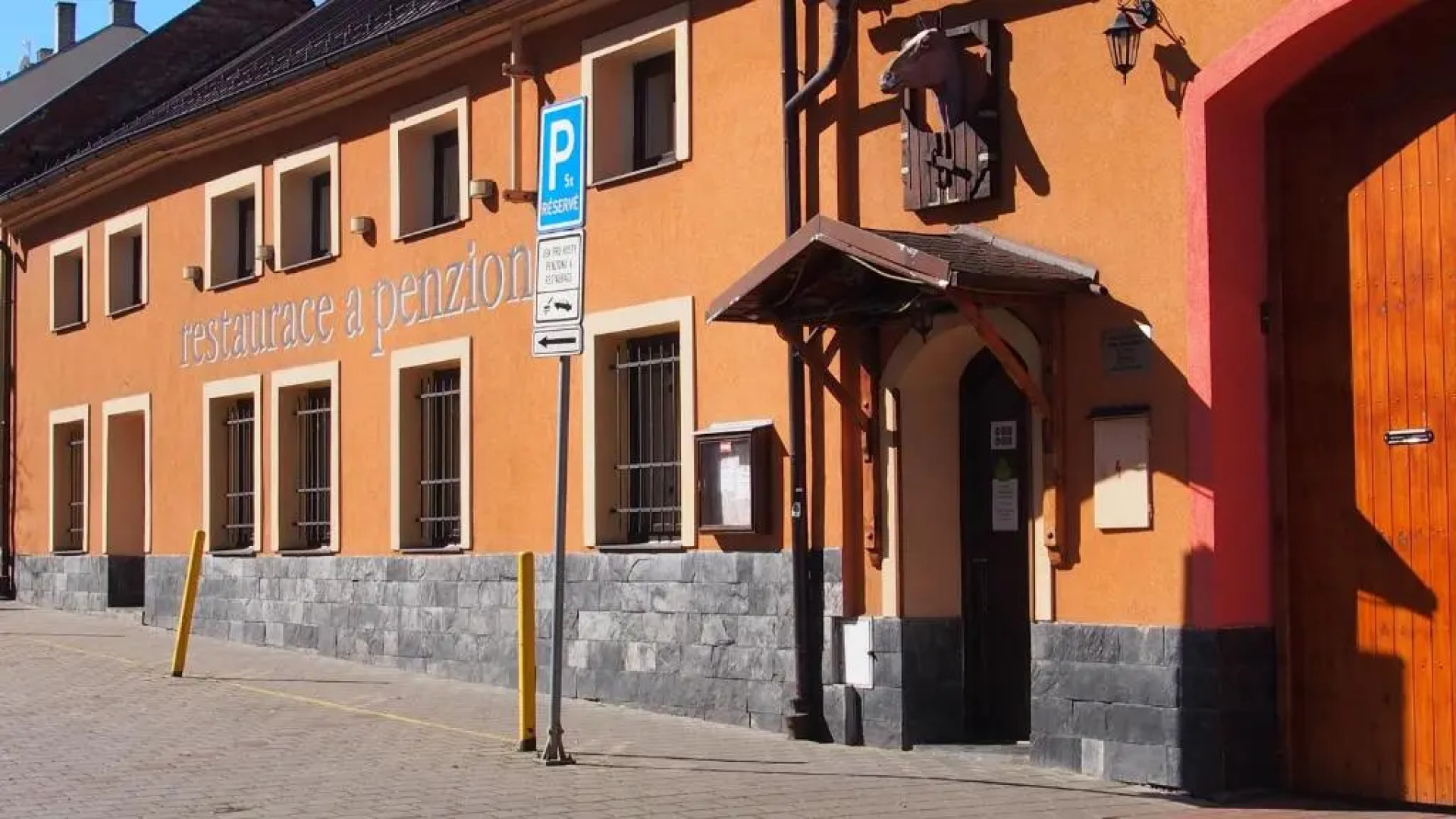 Penzion a Restaurace Na Jízdárně