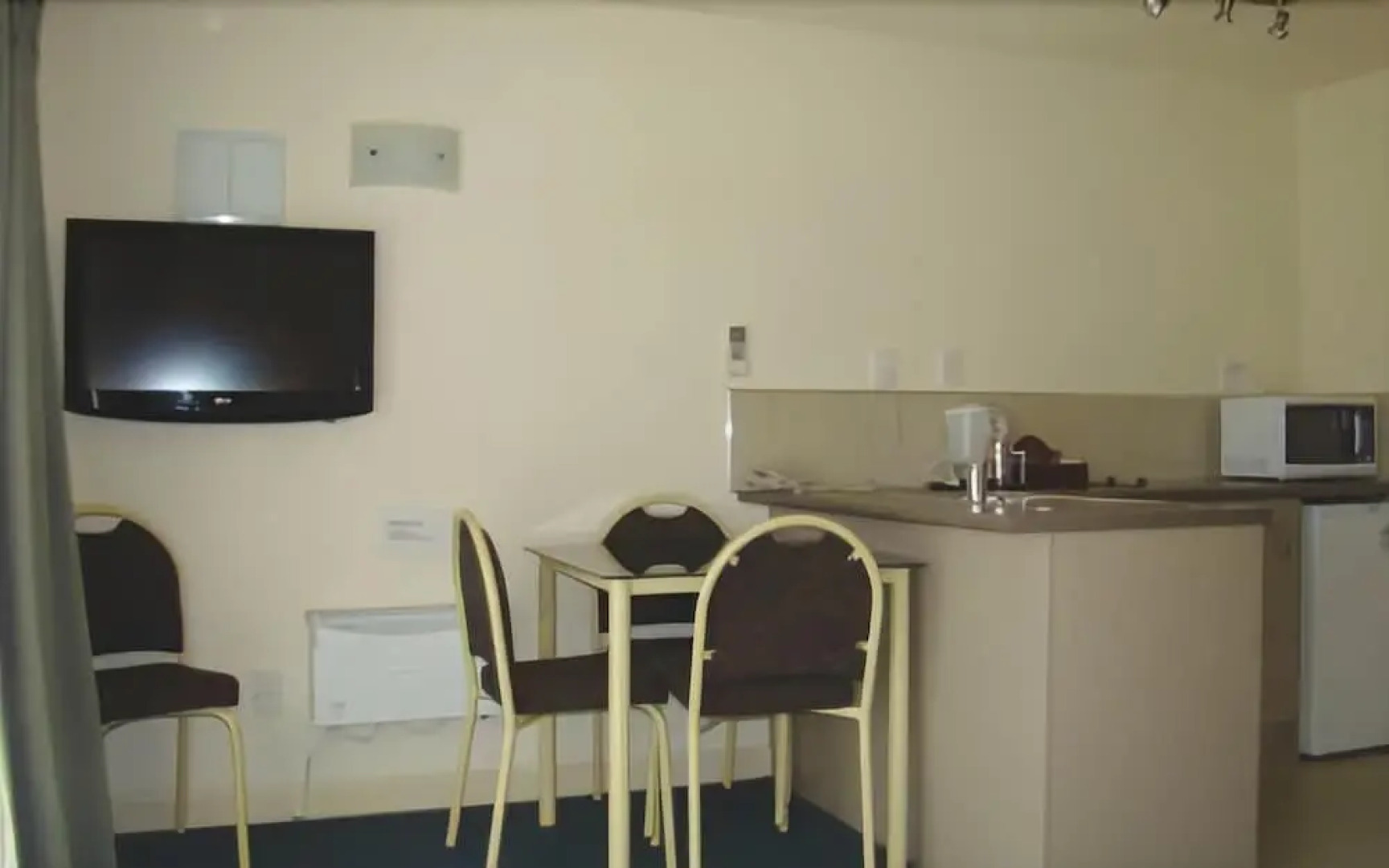 Fountain Court Motel