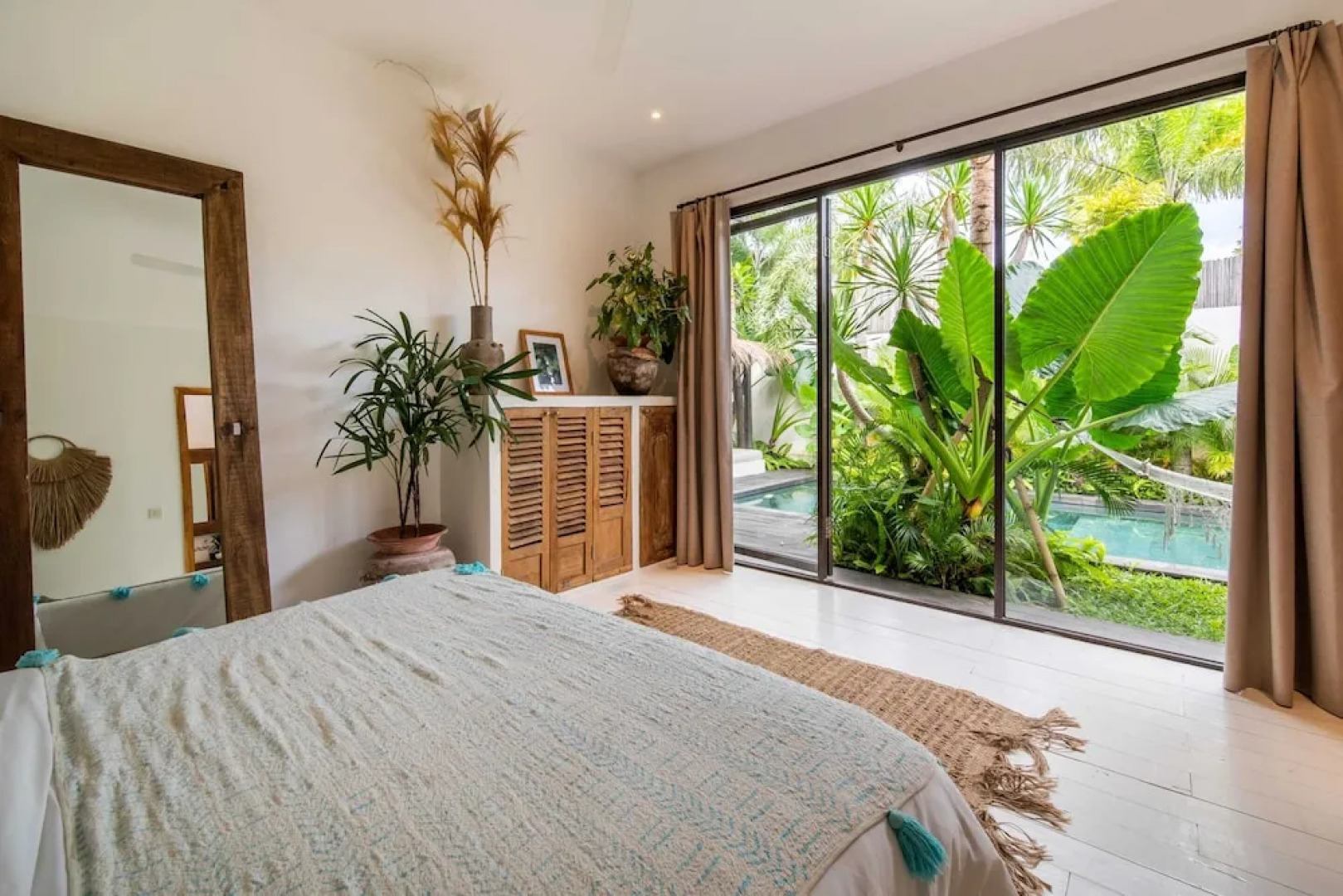 Tropical Design, Private Villa, 3 BR, Umalas