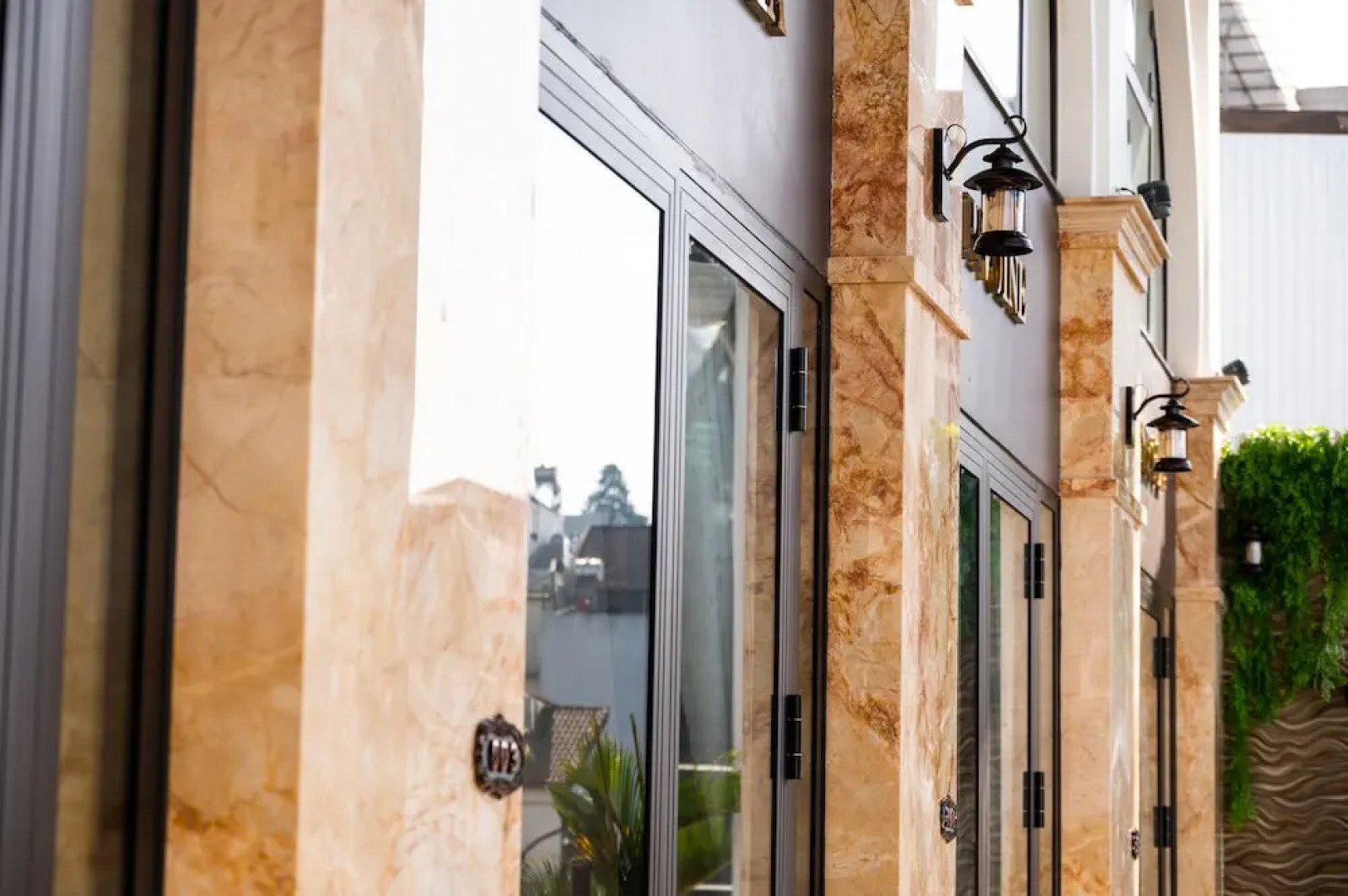 La Fleur Premium Central Apartment