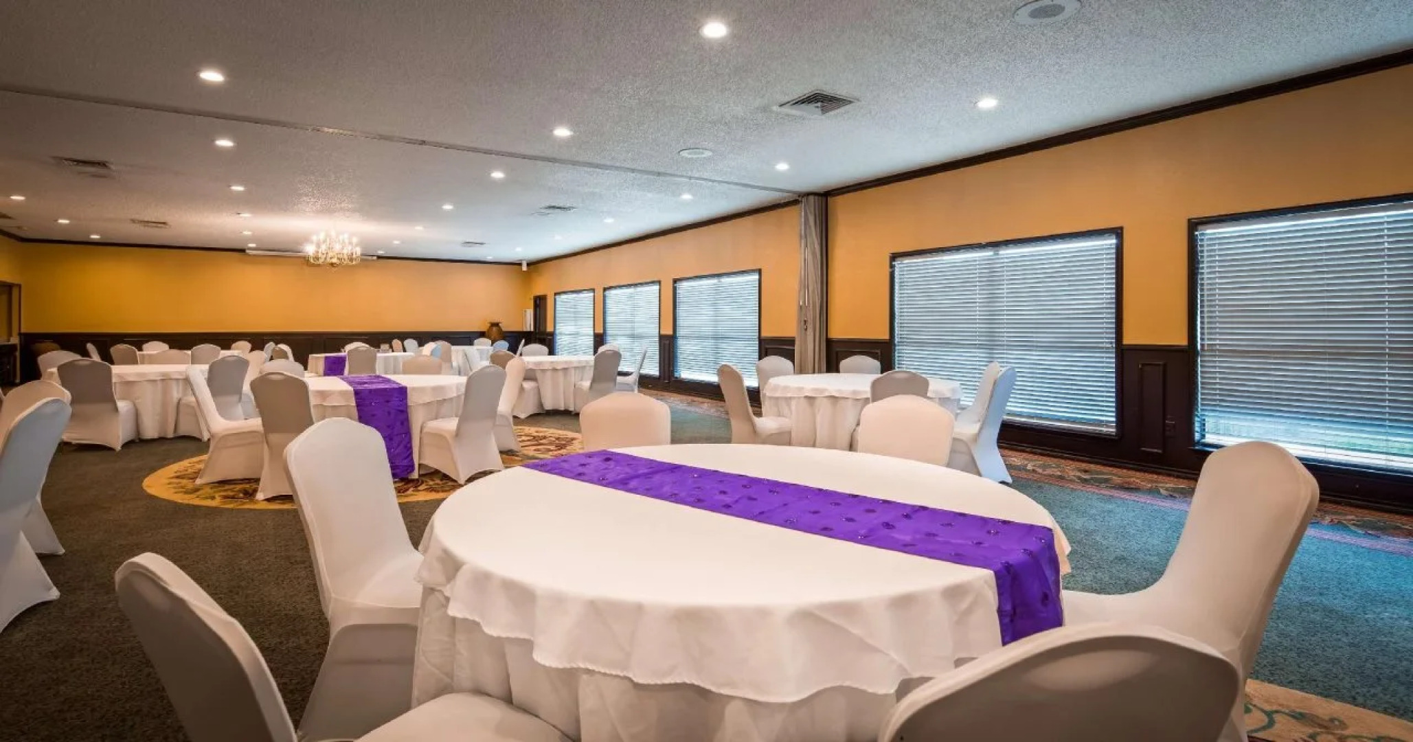 Red Roof Inn & Suites Sulphur Springs