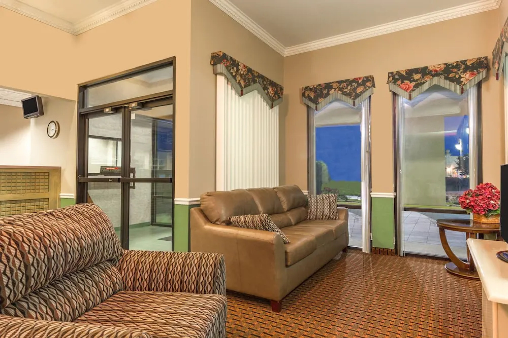 Super 8 Madison/Ridgeland Area