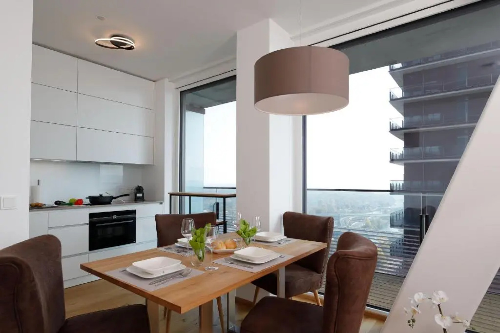 Triiiple Suites Level 22 mit Balkon und Tiefgarage