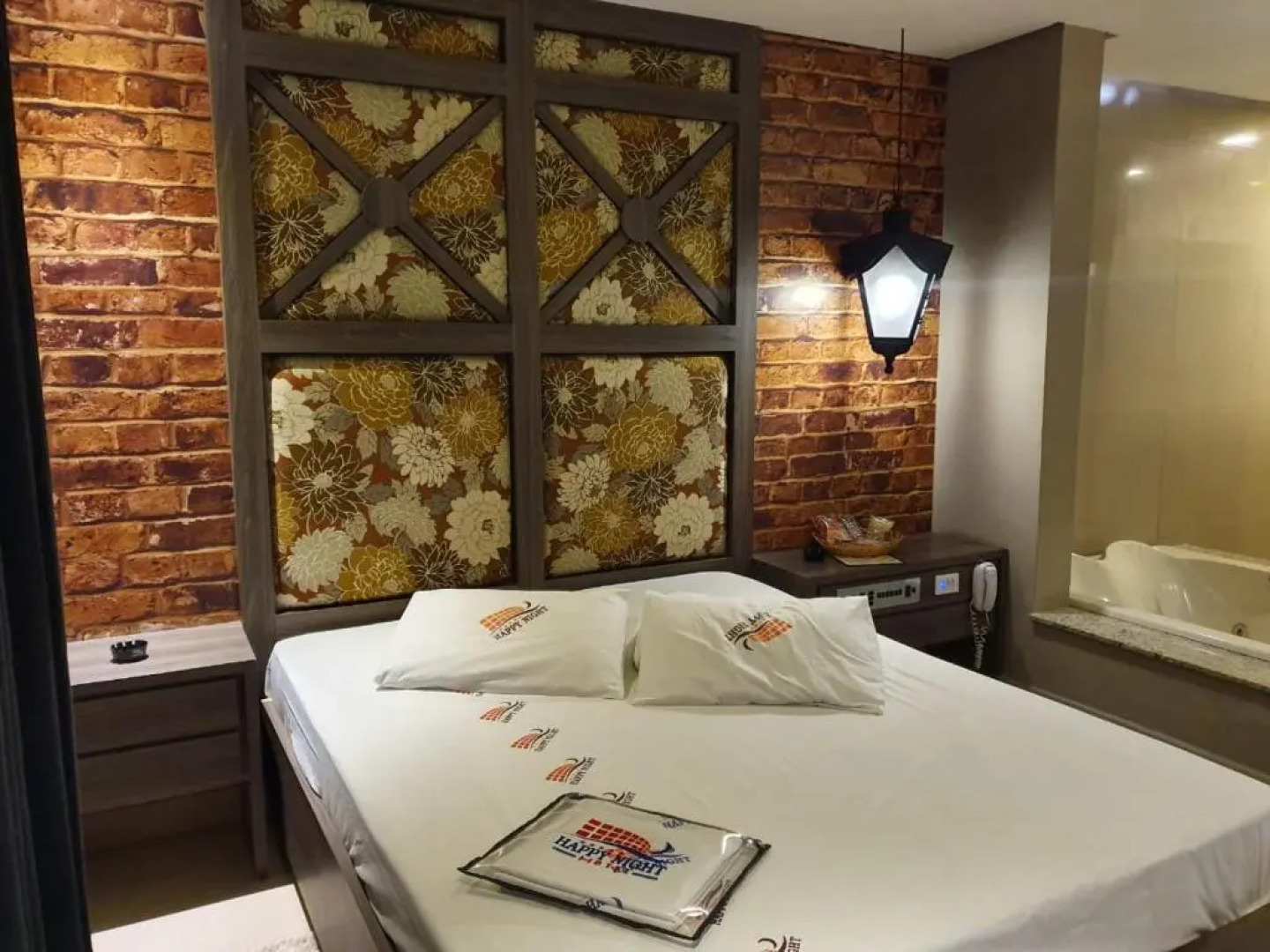 Motel Happy Night - Adults only