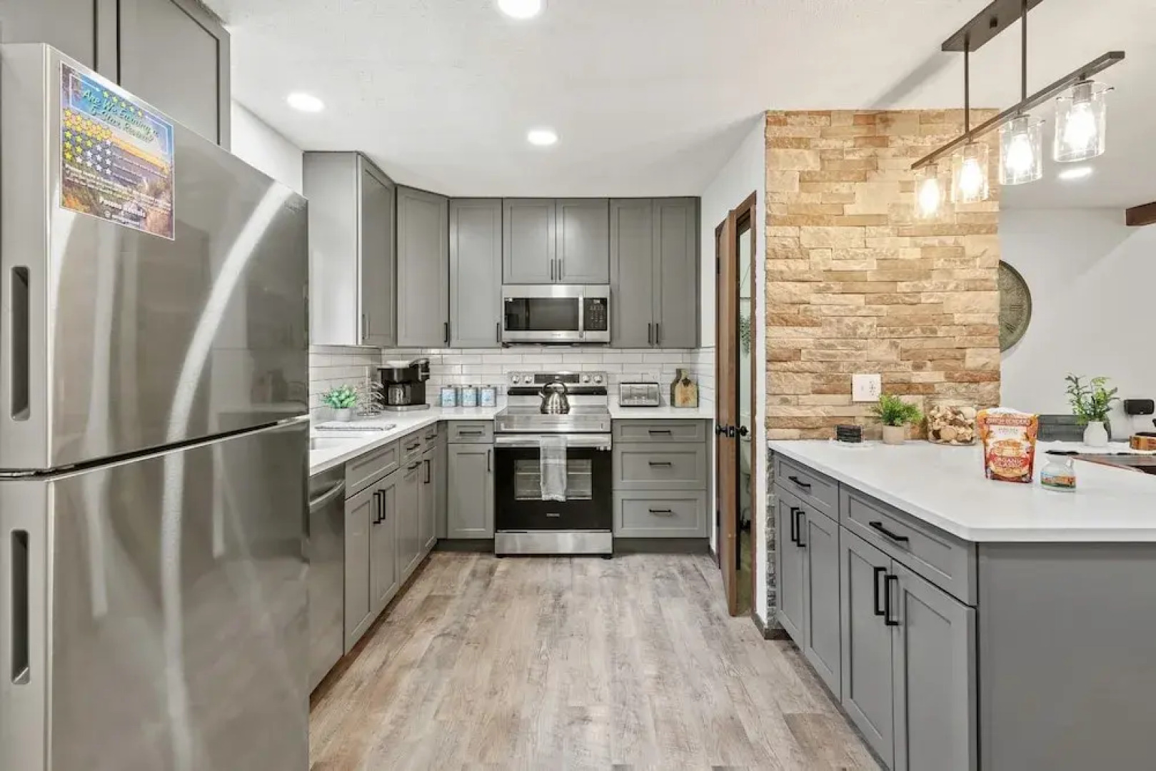 The Bear s Den by Avantstay Prime Location Renovated w Movie Game Room