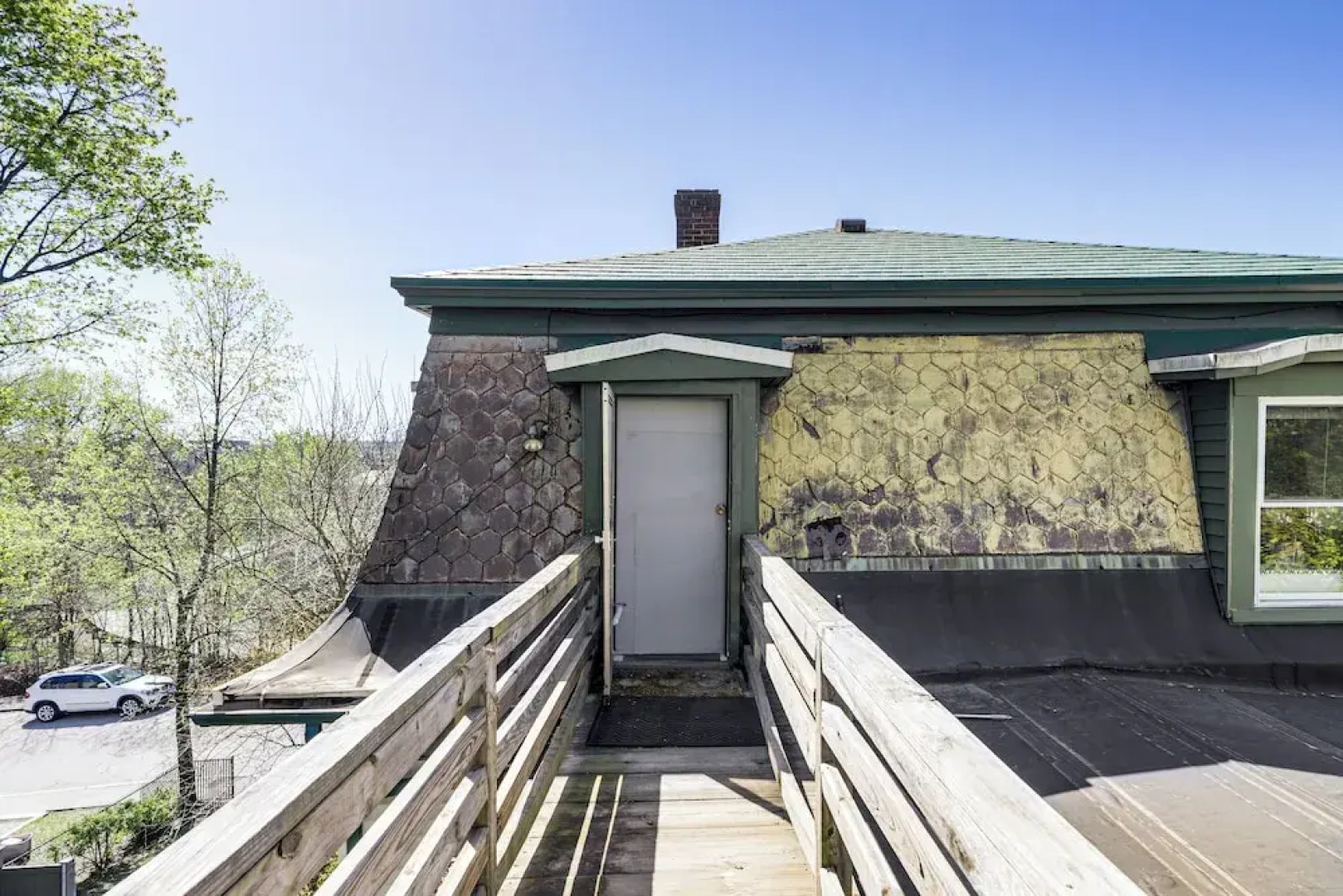 Explore Dtwn, Parks & Colleges: Cozy Worcester Apt