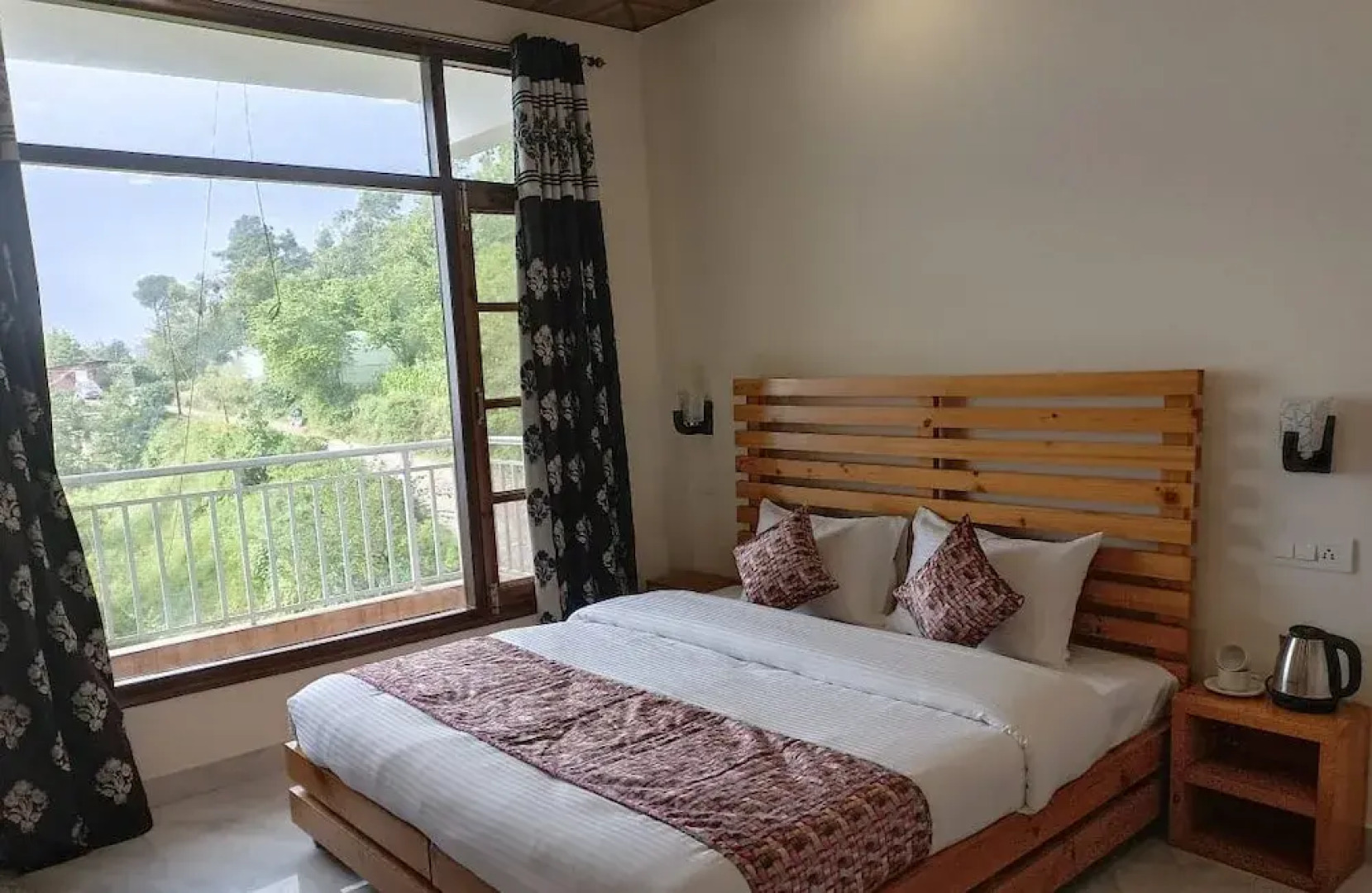 Him Hilton Luxury Hotel