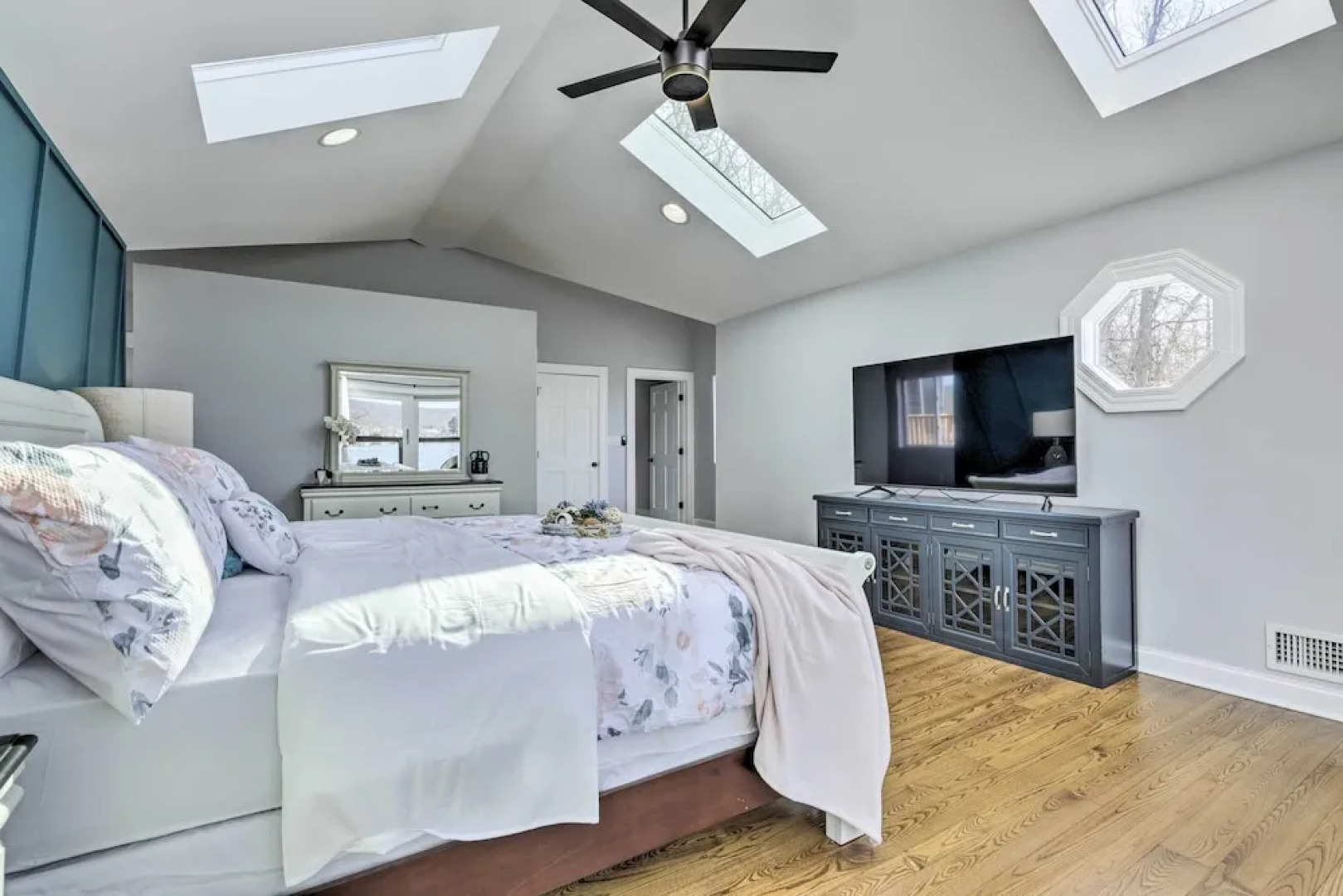 Lakefront Home: 2 Mi to Air Line State Park Trail!