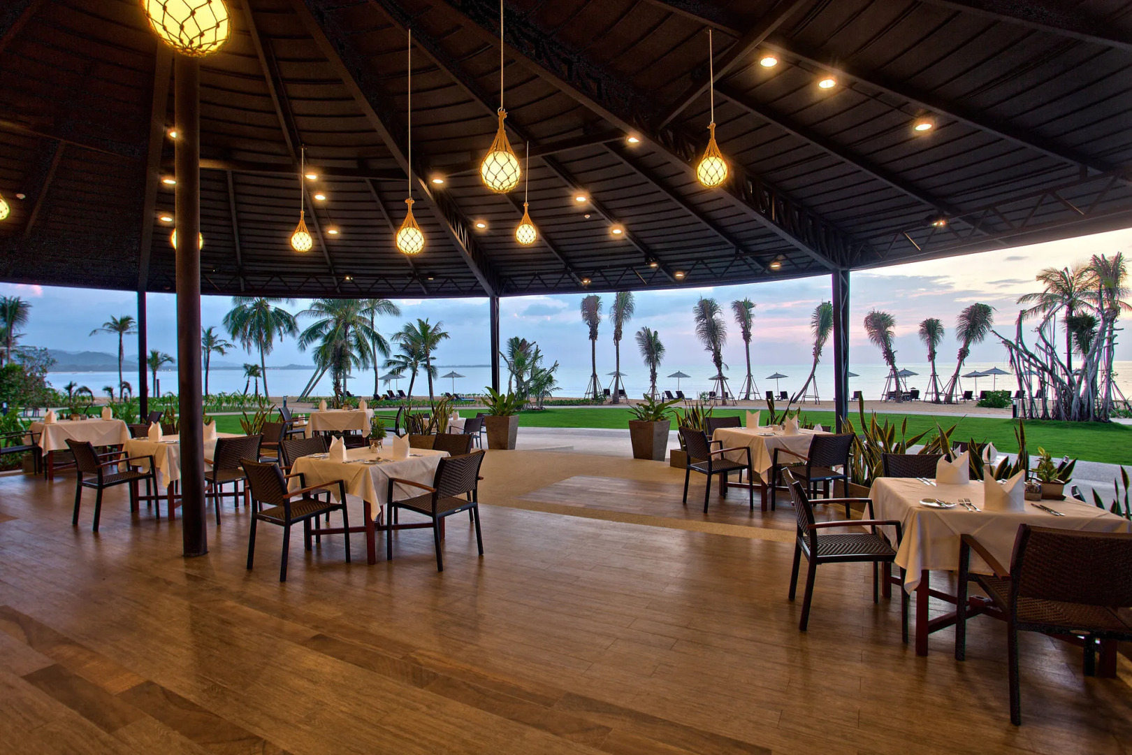 Le Meridien Khao Lak Resort & Spa