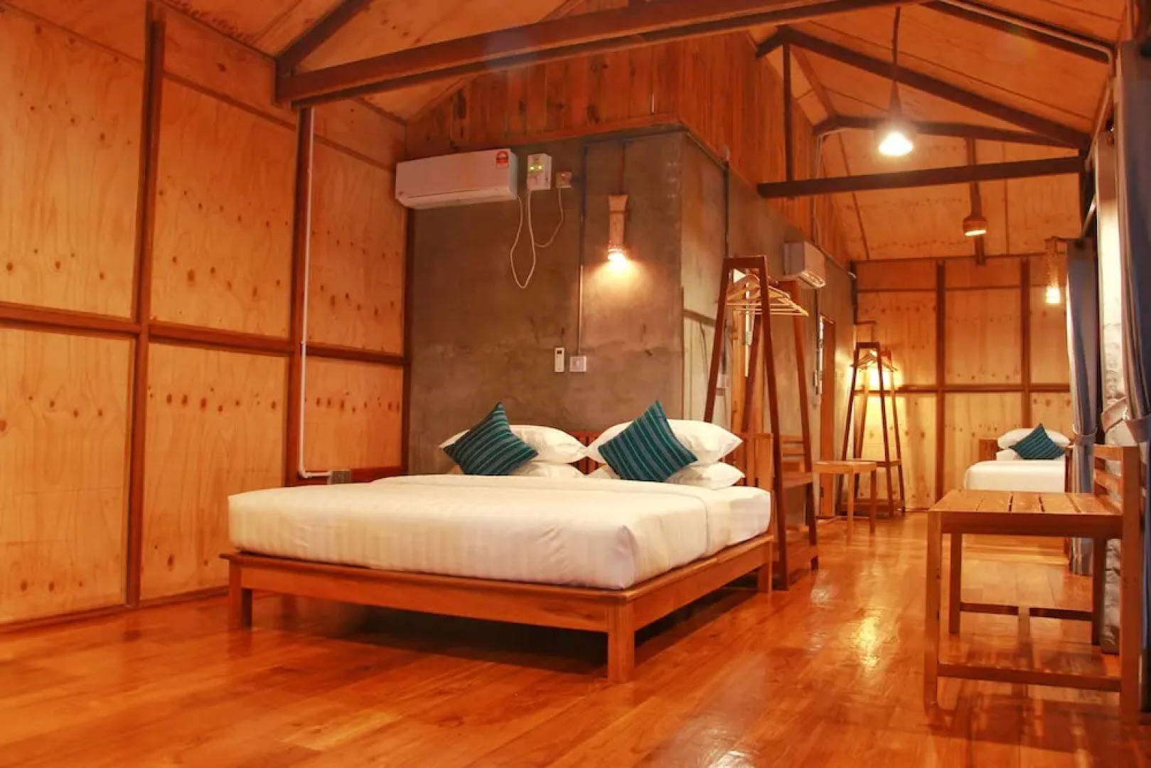 Demoso Lodge - Hostel