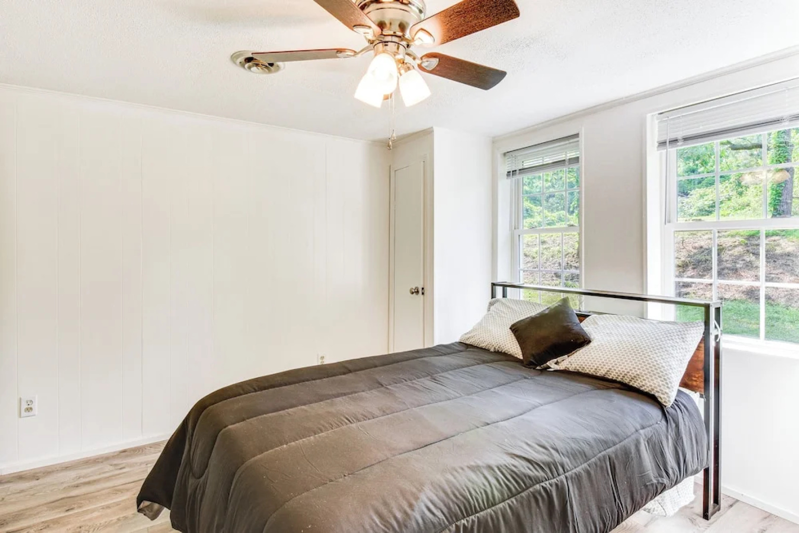 Seneca Vacation Rental w/ Grill Near Lake Hartwell