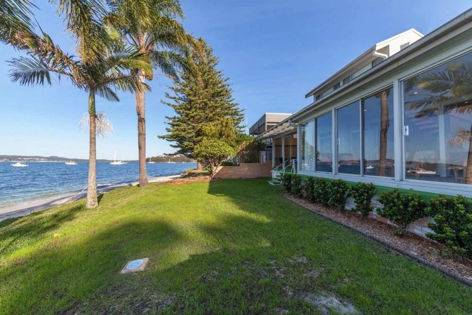 Seaview Crescent, 8