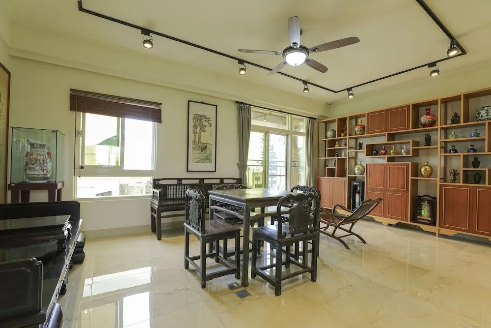 Tianyi Xuanyuan station homestay