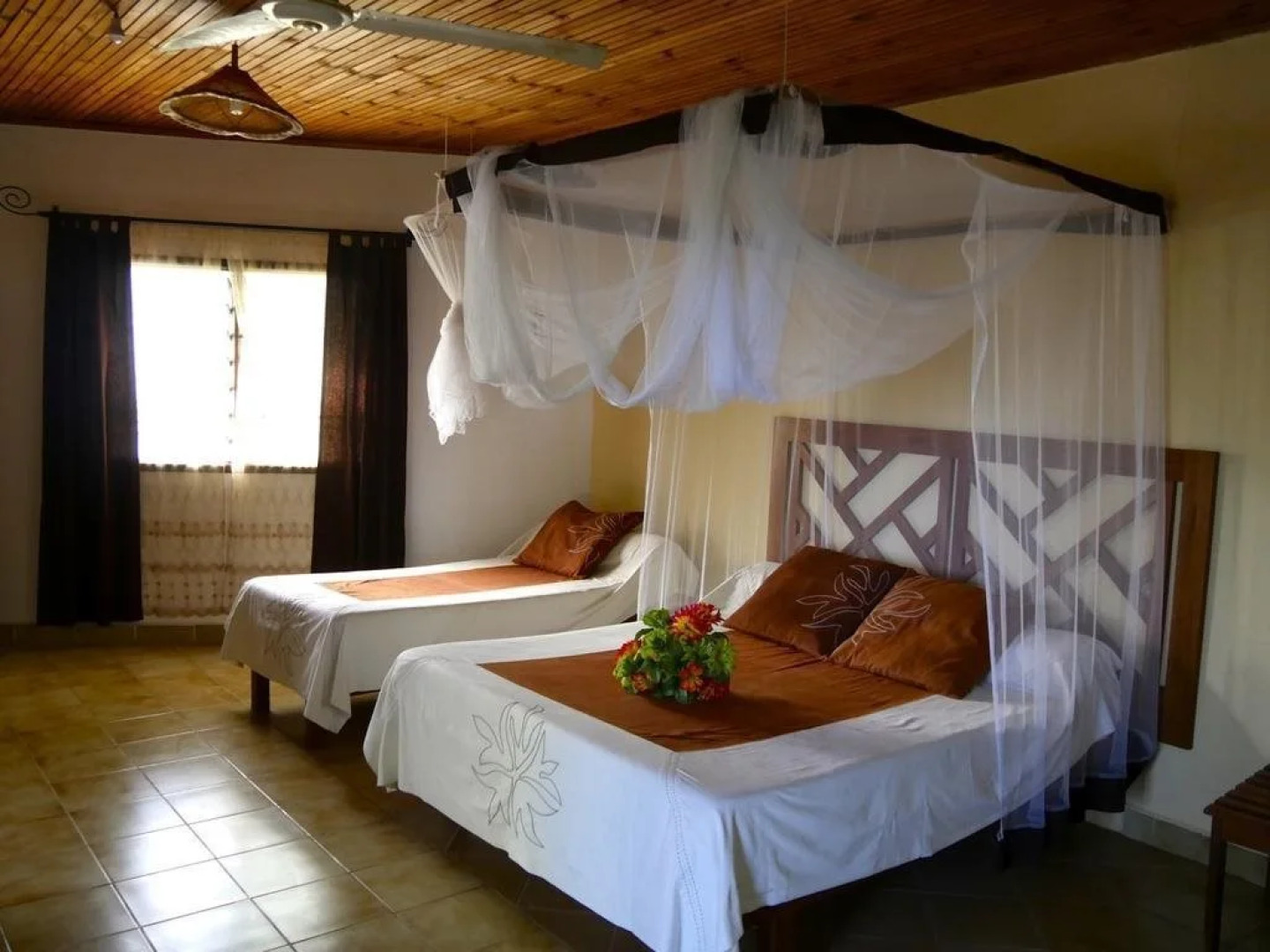 Caliente Beach Lodge