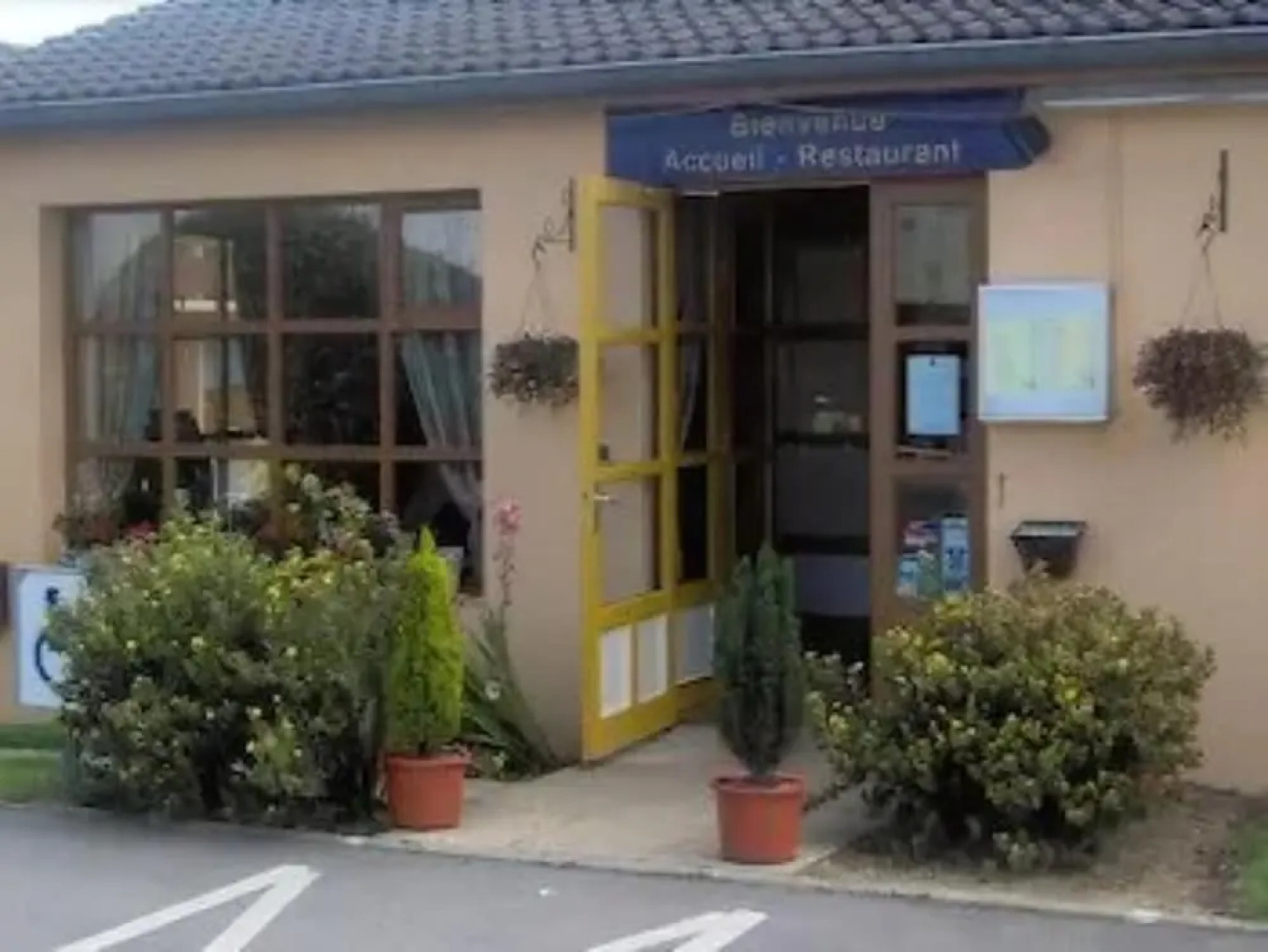 Hôtel Grill Le Coudray-Montceaux