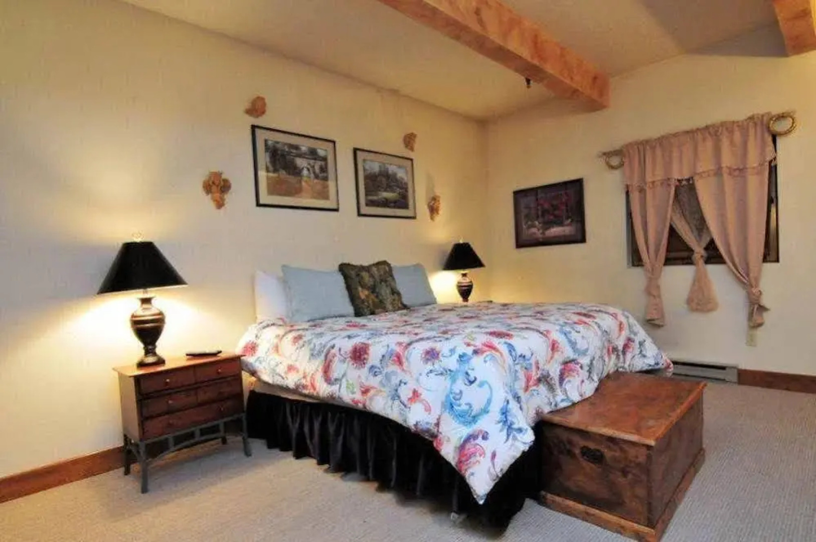 Christophe Condo with pool and Mt view