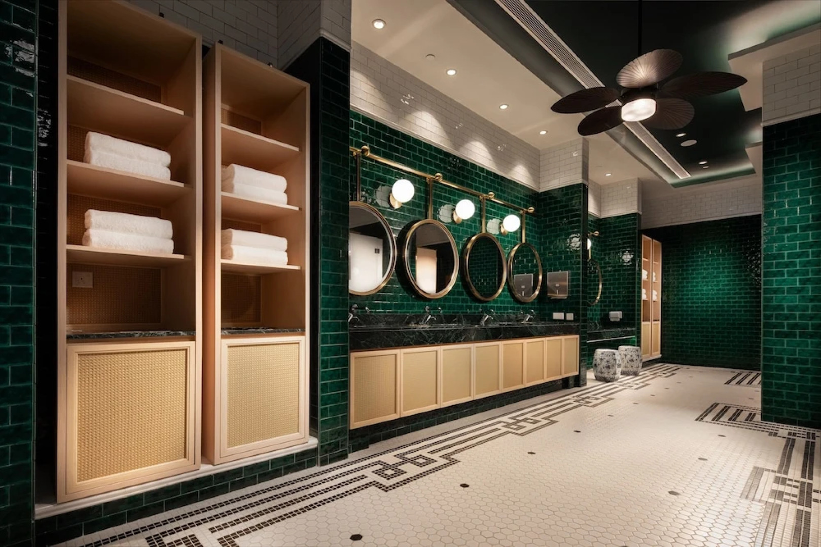 Line Friends Presents Casa De Amigo