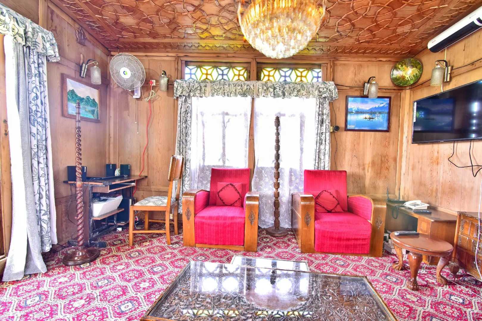 Houseboat Zaindari Palace