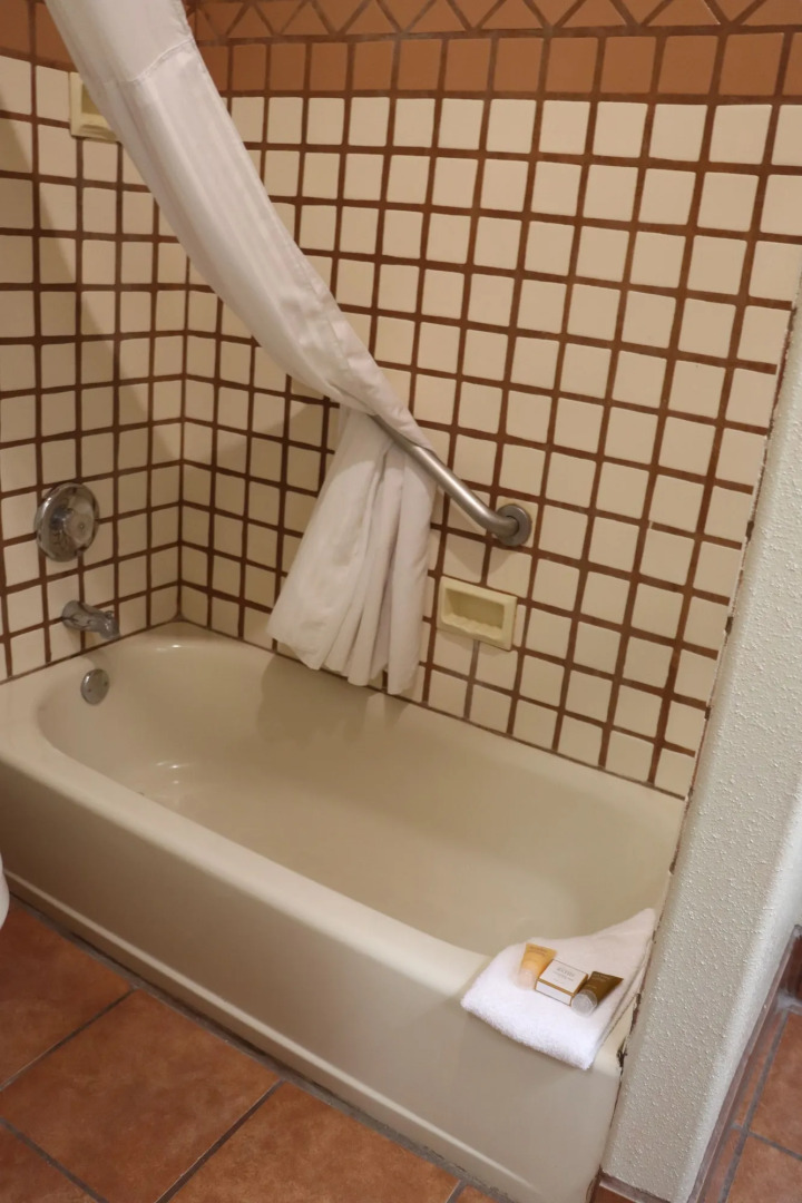 Sagebrush Inn & Suites