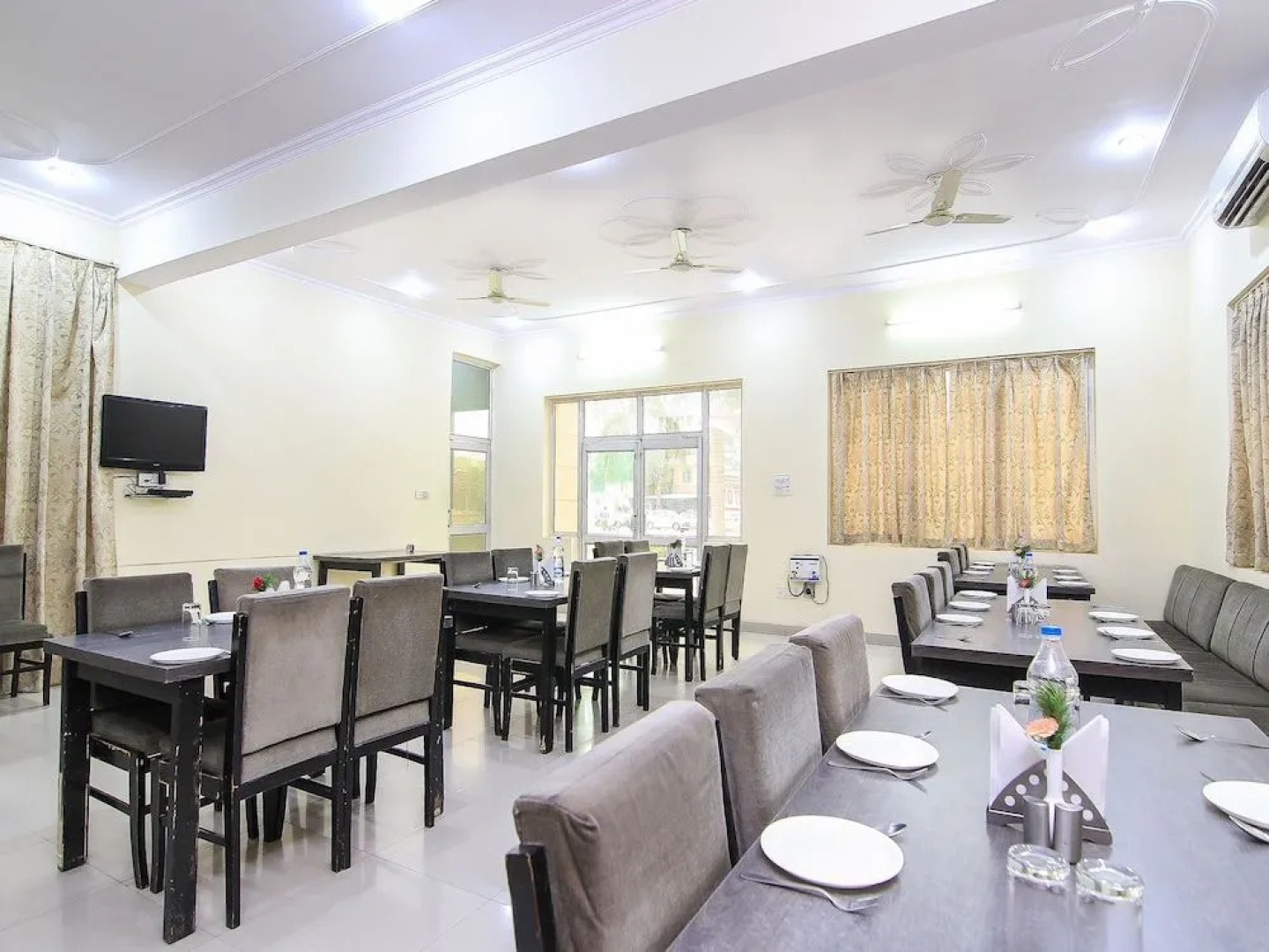 OYO 2032 Hotel Exotica