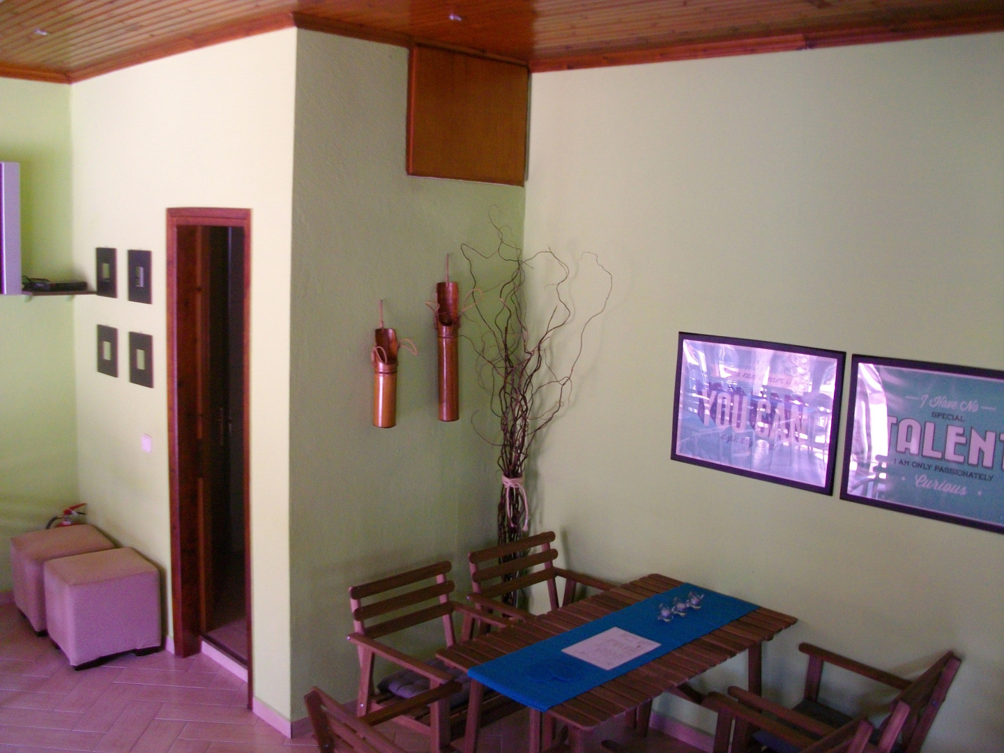 Pella House Studios & Apartments