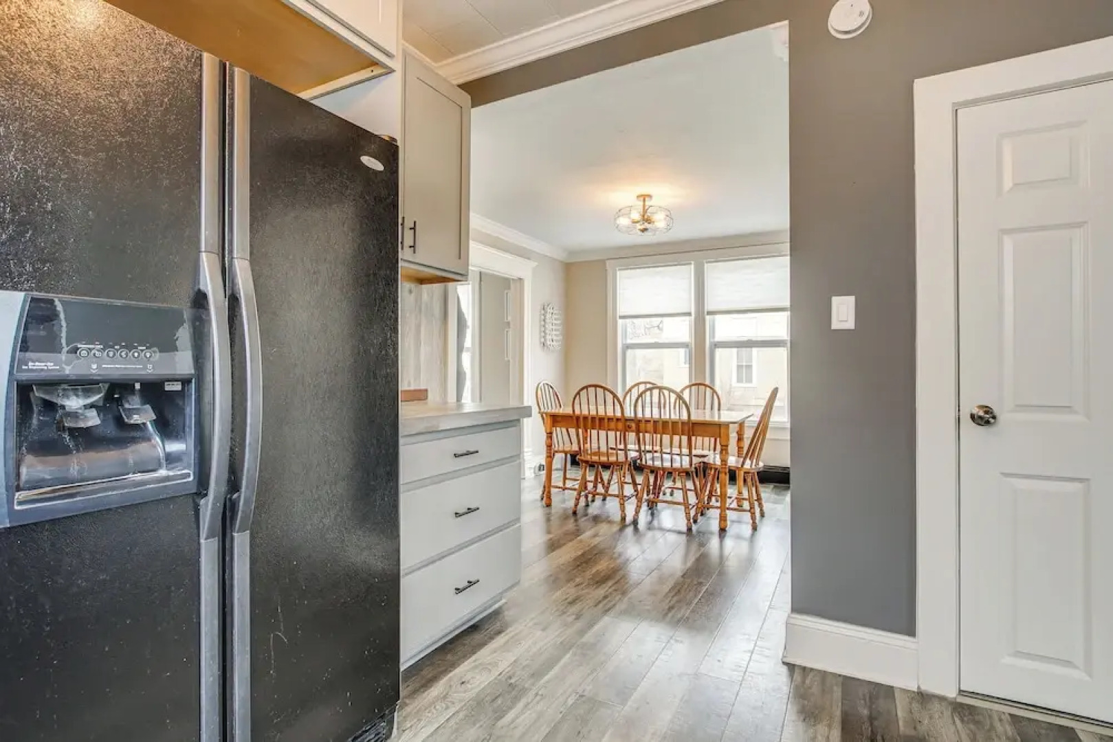 Walk to Dtwn Green Lake: Peaceful Getaway w/ Porch