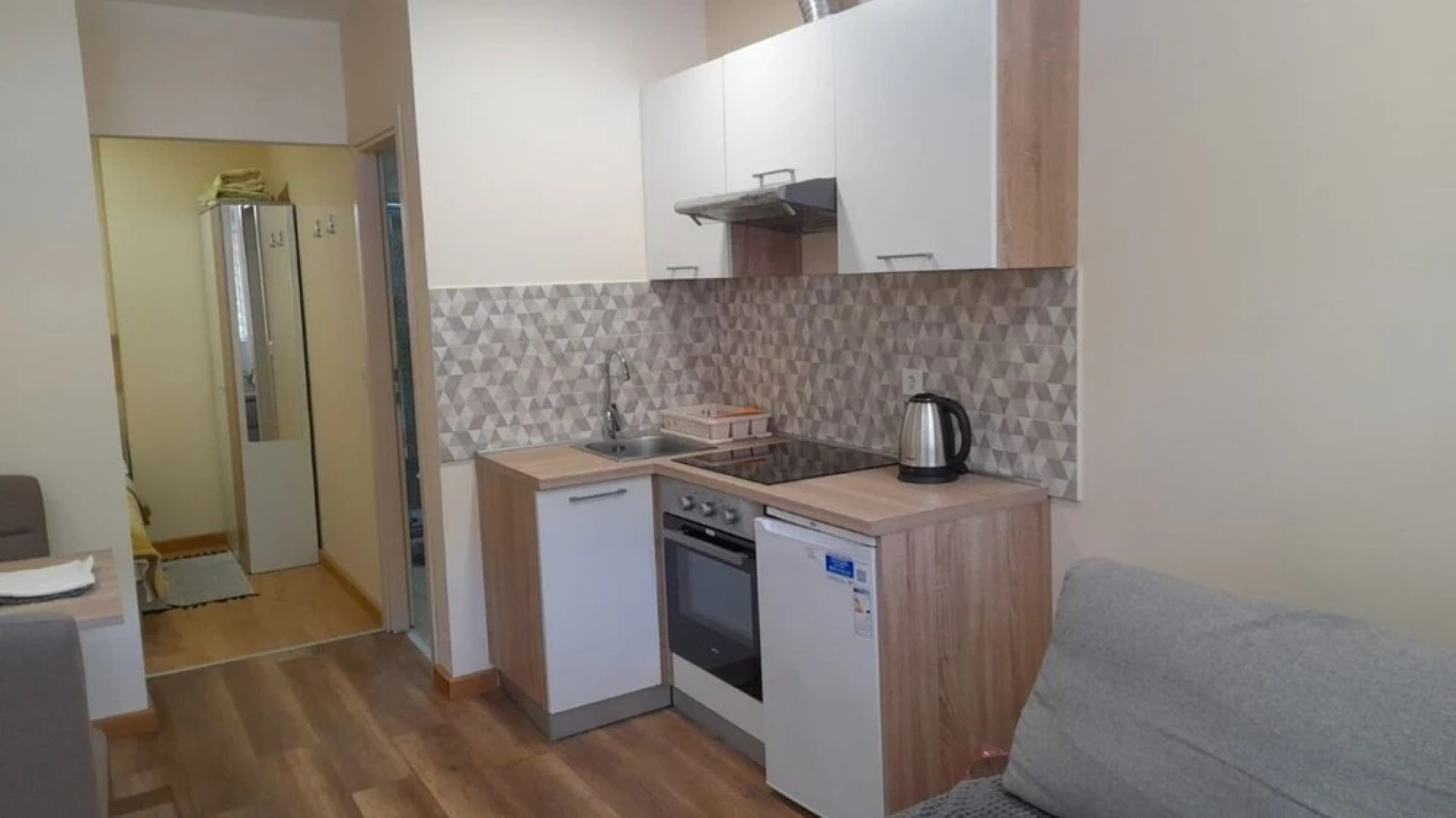 T & P- 200m From Centar City - SA1